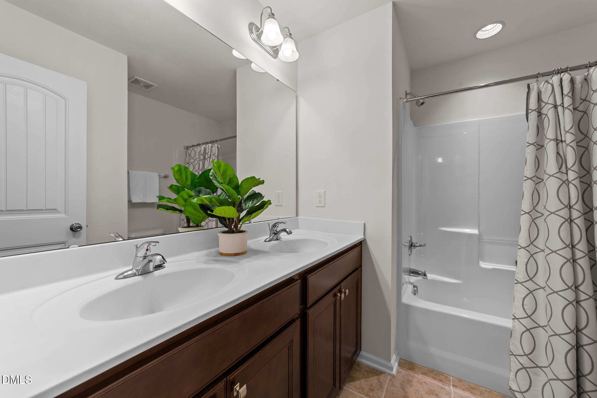 3810 Prince Noah Loop