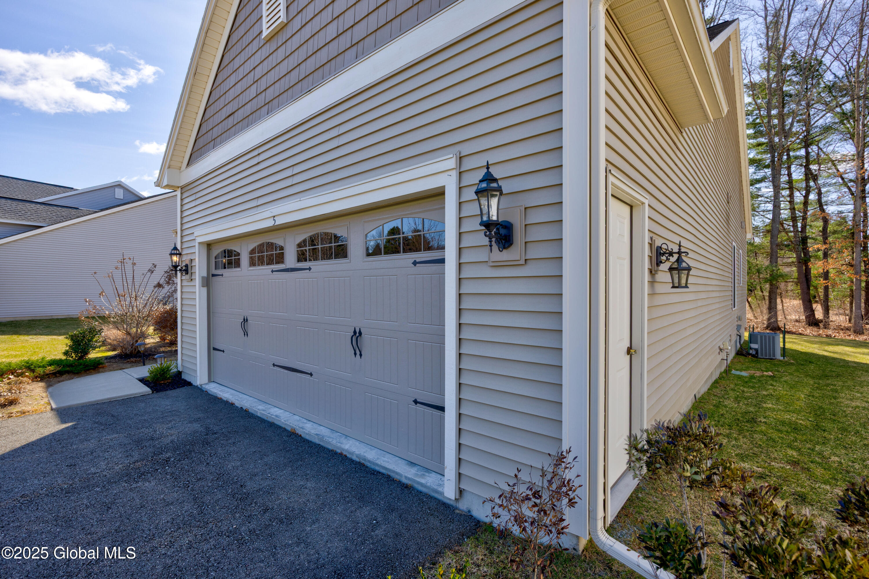 5 Saw Mill Court