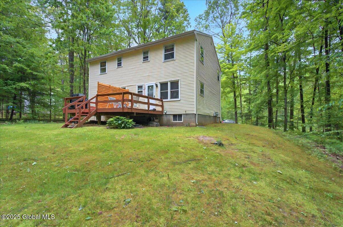 8 Hammond Drive