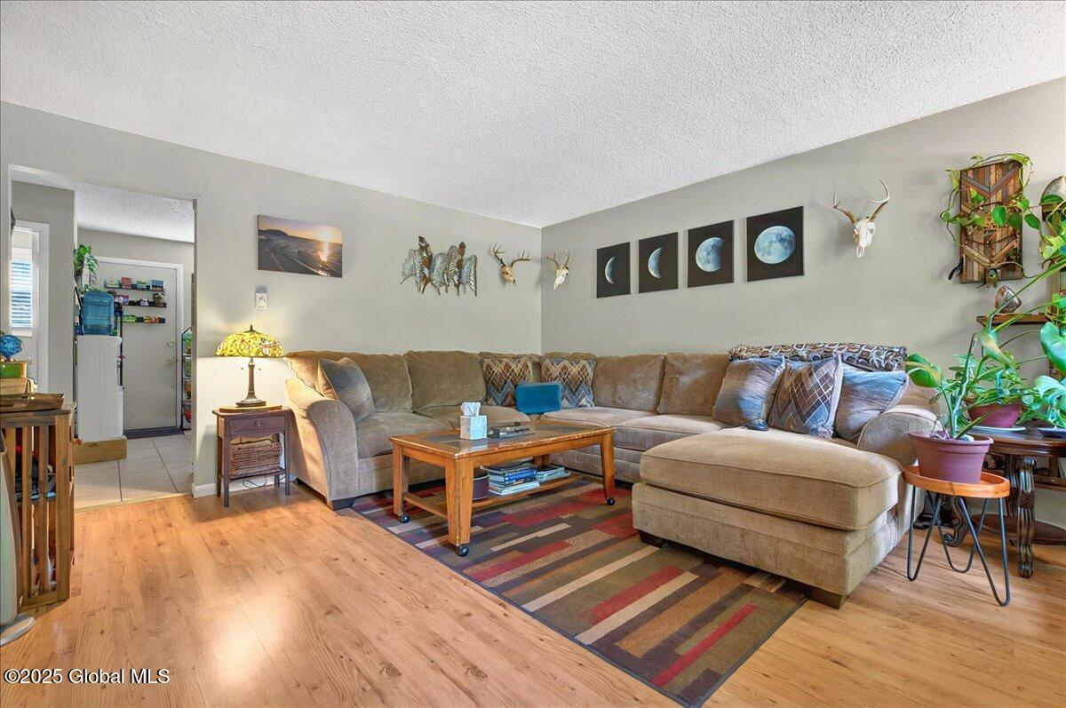 8 Hammond Drive