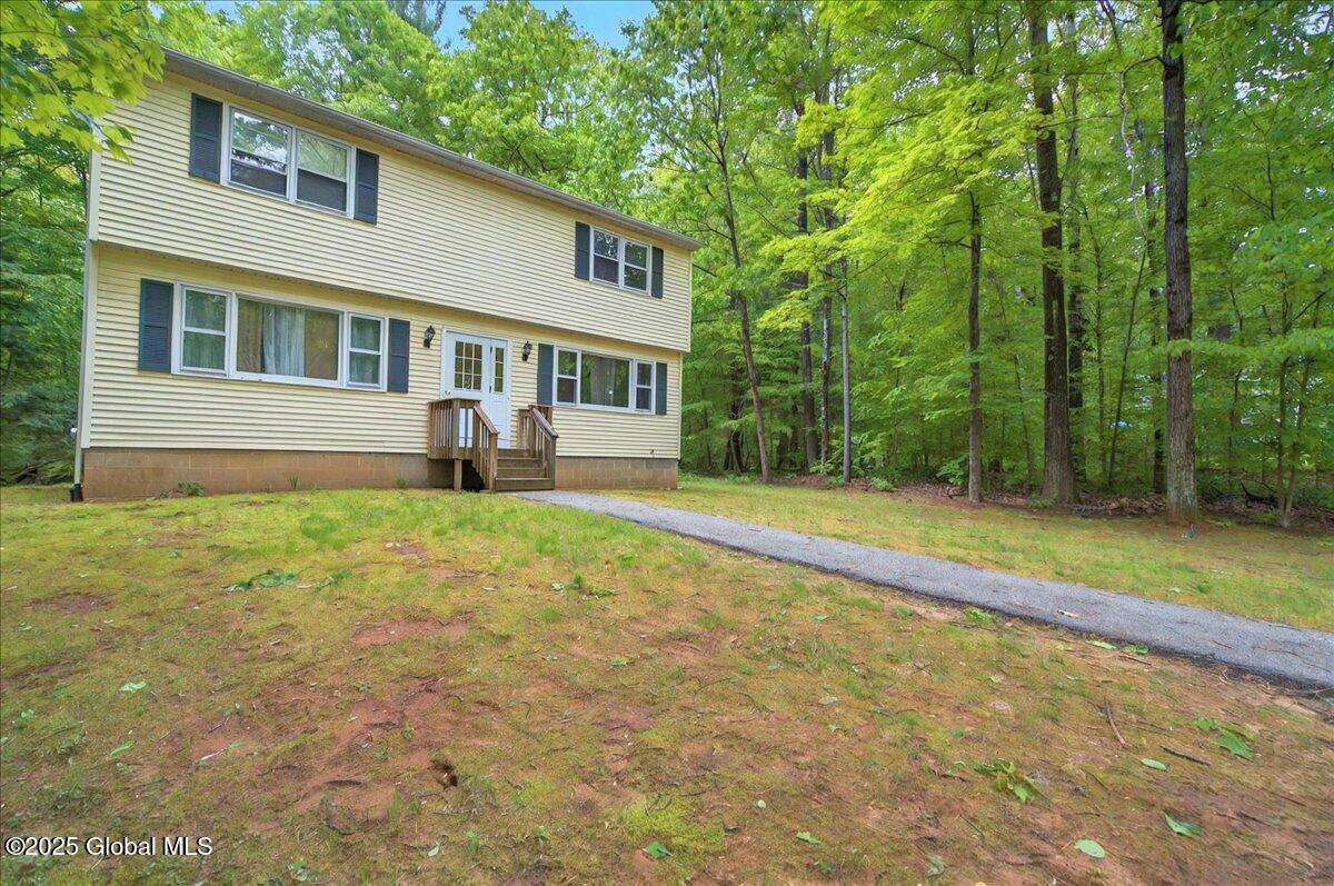 8 Hammond Drive