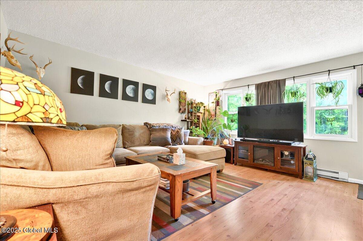 8 Hammond Drive
