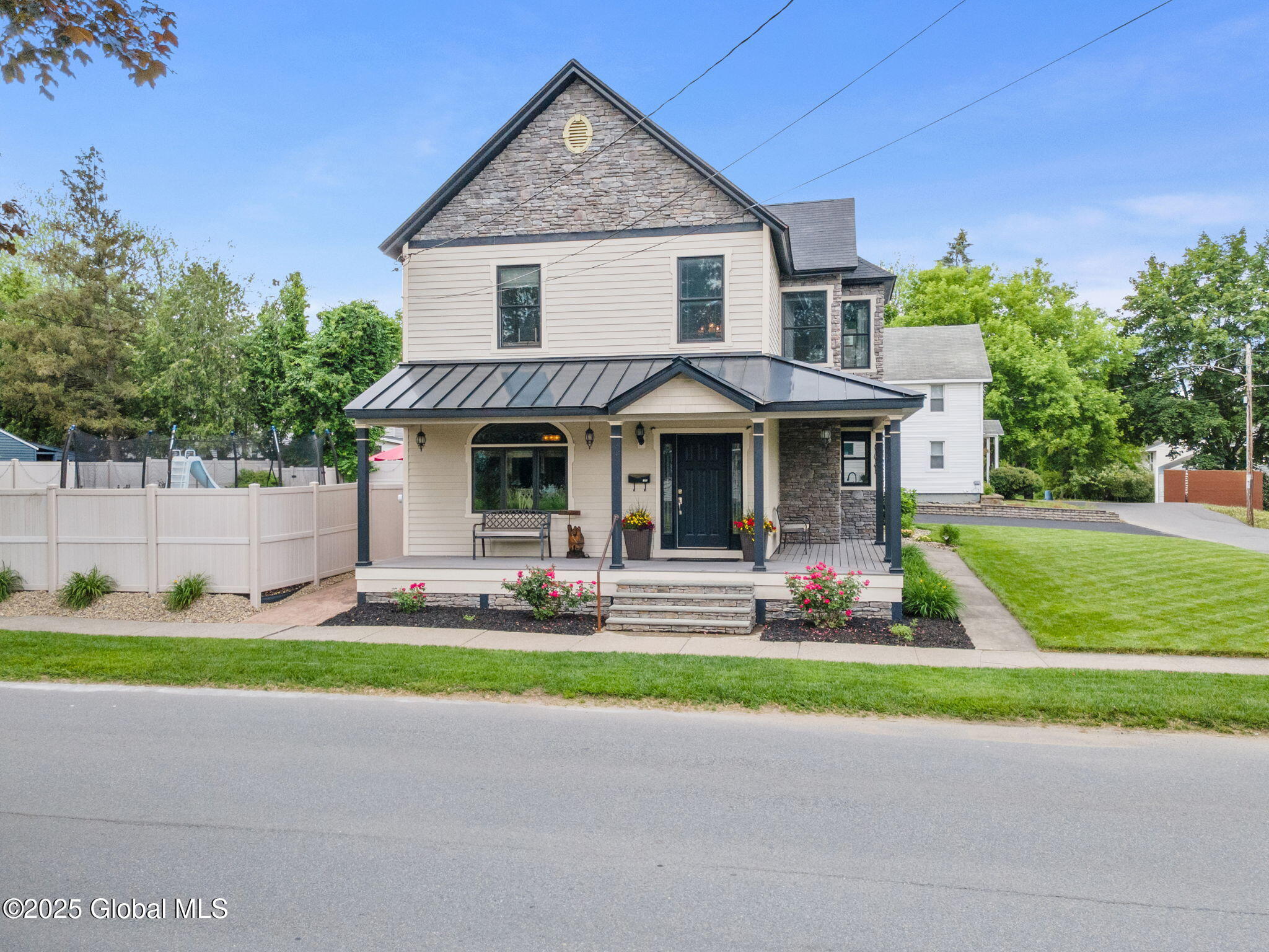 195 W Circular Street, Saratoga Springs