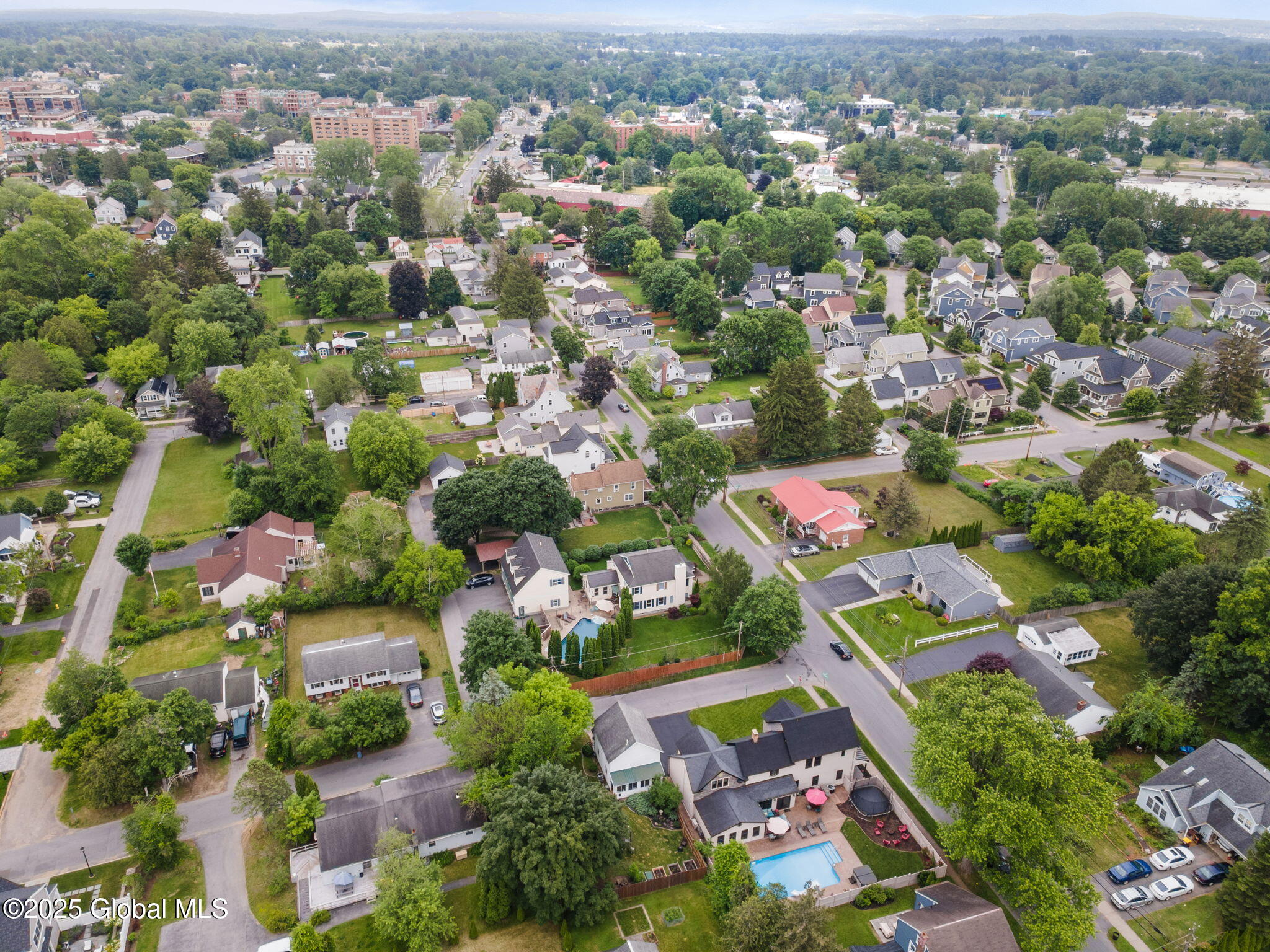 195 W Circular Street, Saratoga Springs