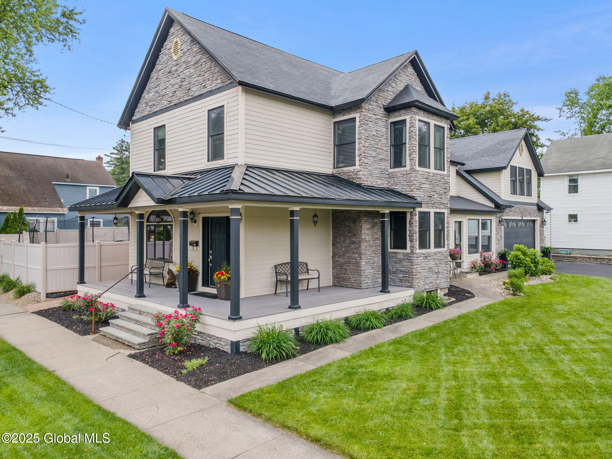 195 W Circular Street, Saratoga Springs