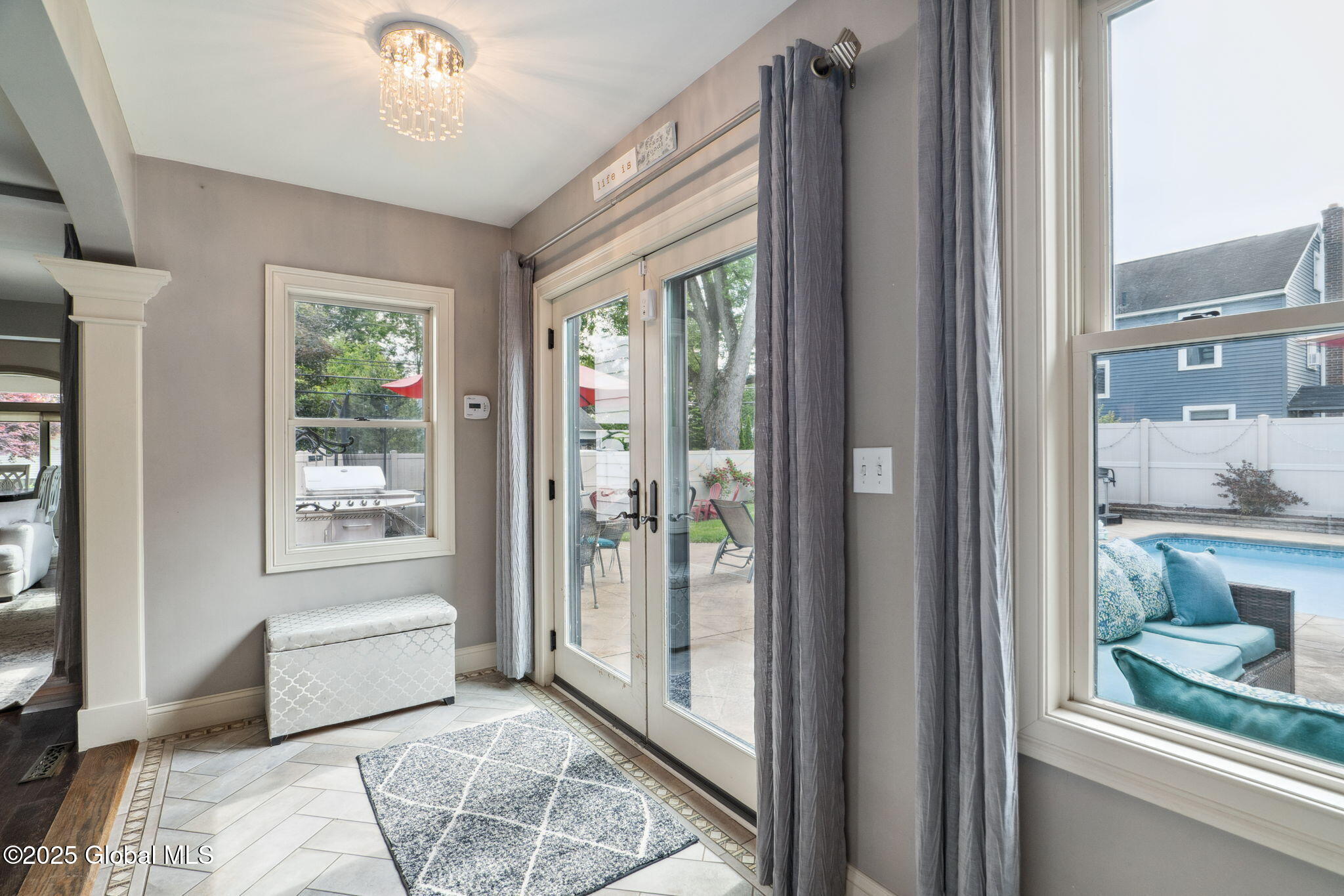 195 W Circular Street, Saratoga Springs