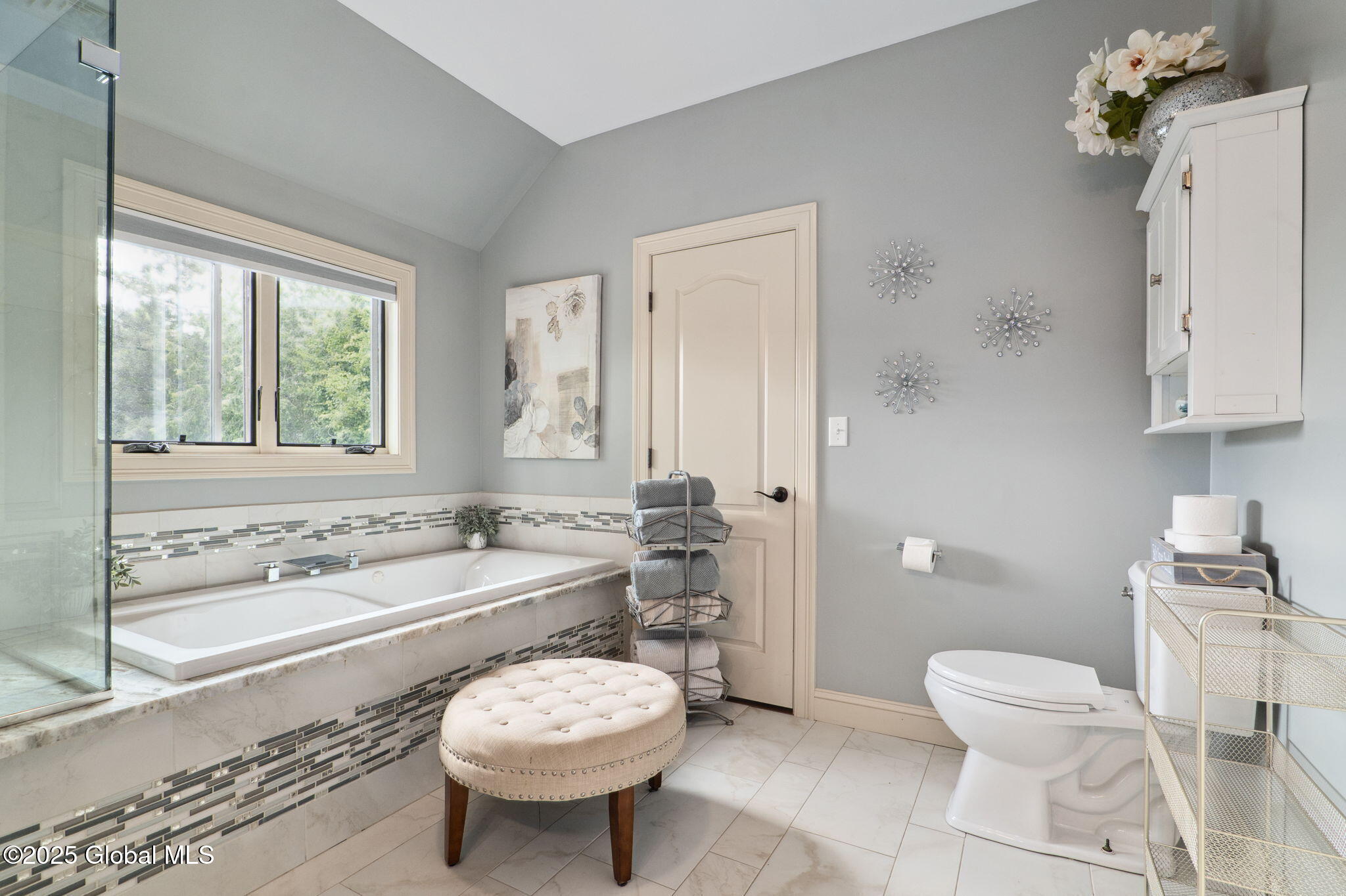 195 W Circular Street, Saratoga Springs