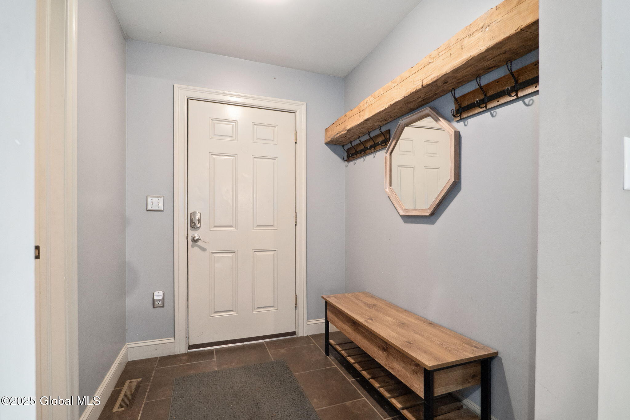 195 W Circular Street, Saratoga Springs