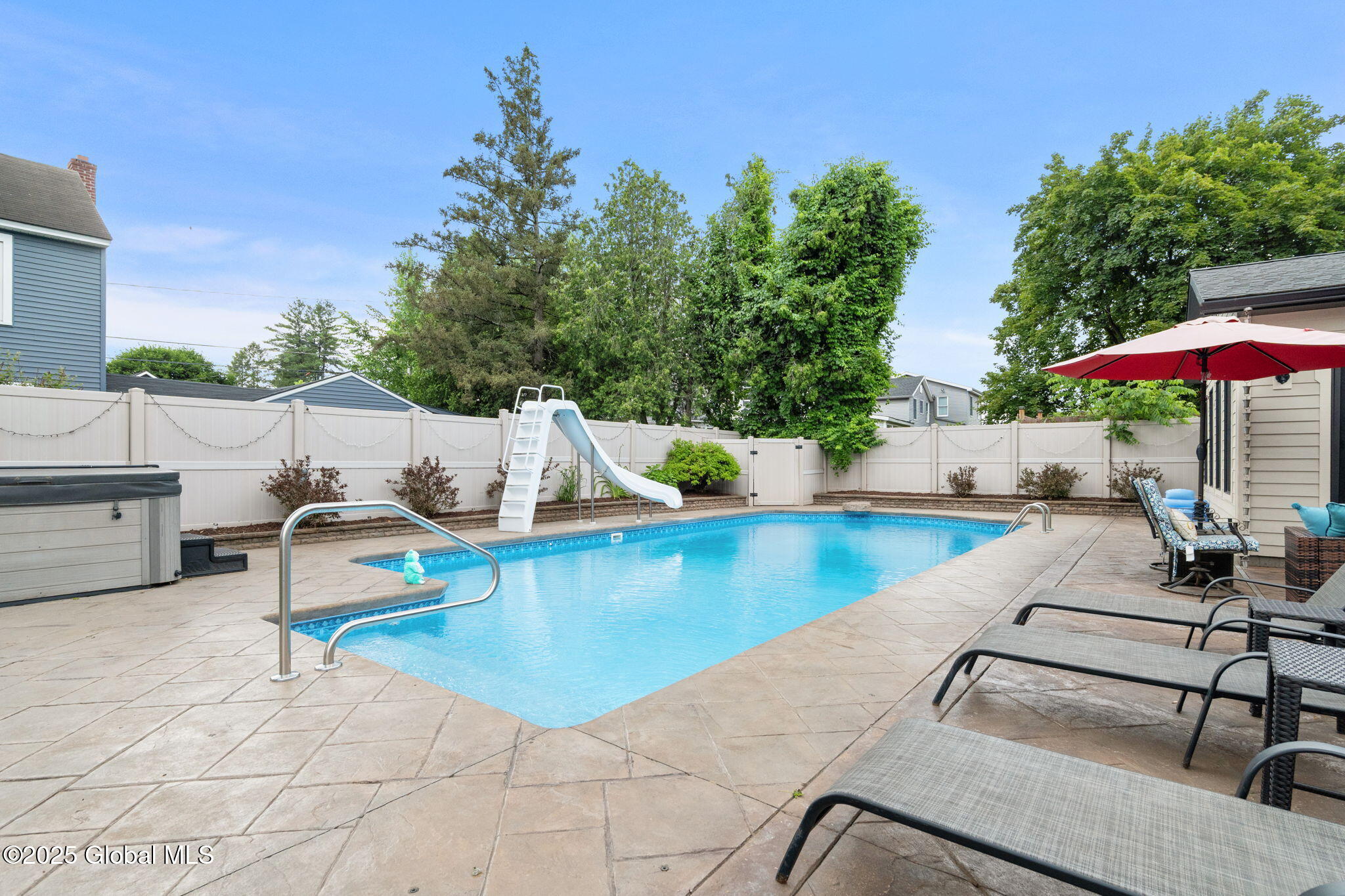 195 W Circular Street, Saratoga Springs