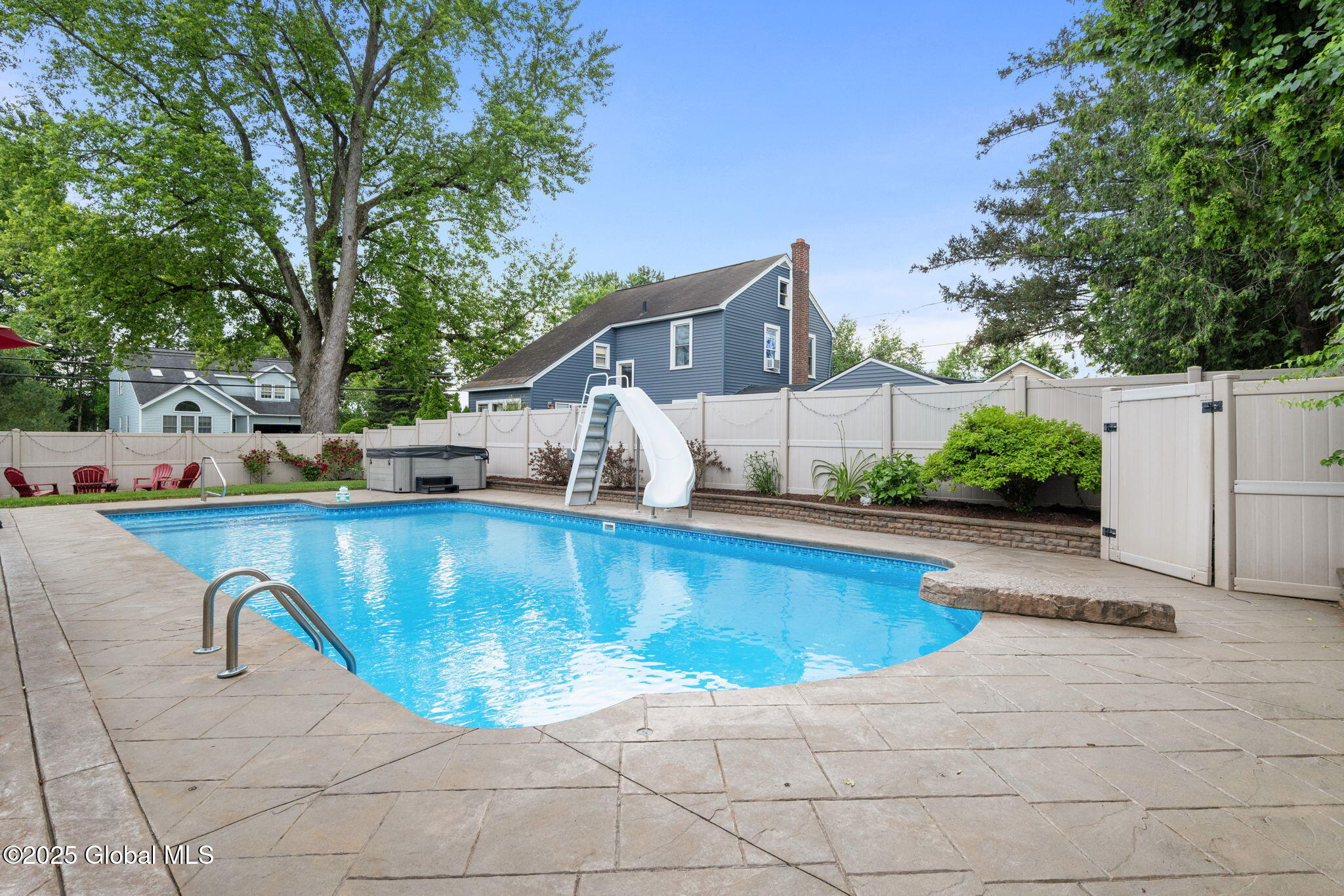 195 W Circular Street, Saratoga Springs