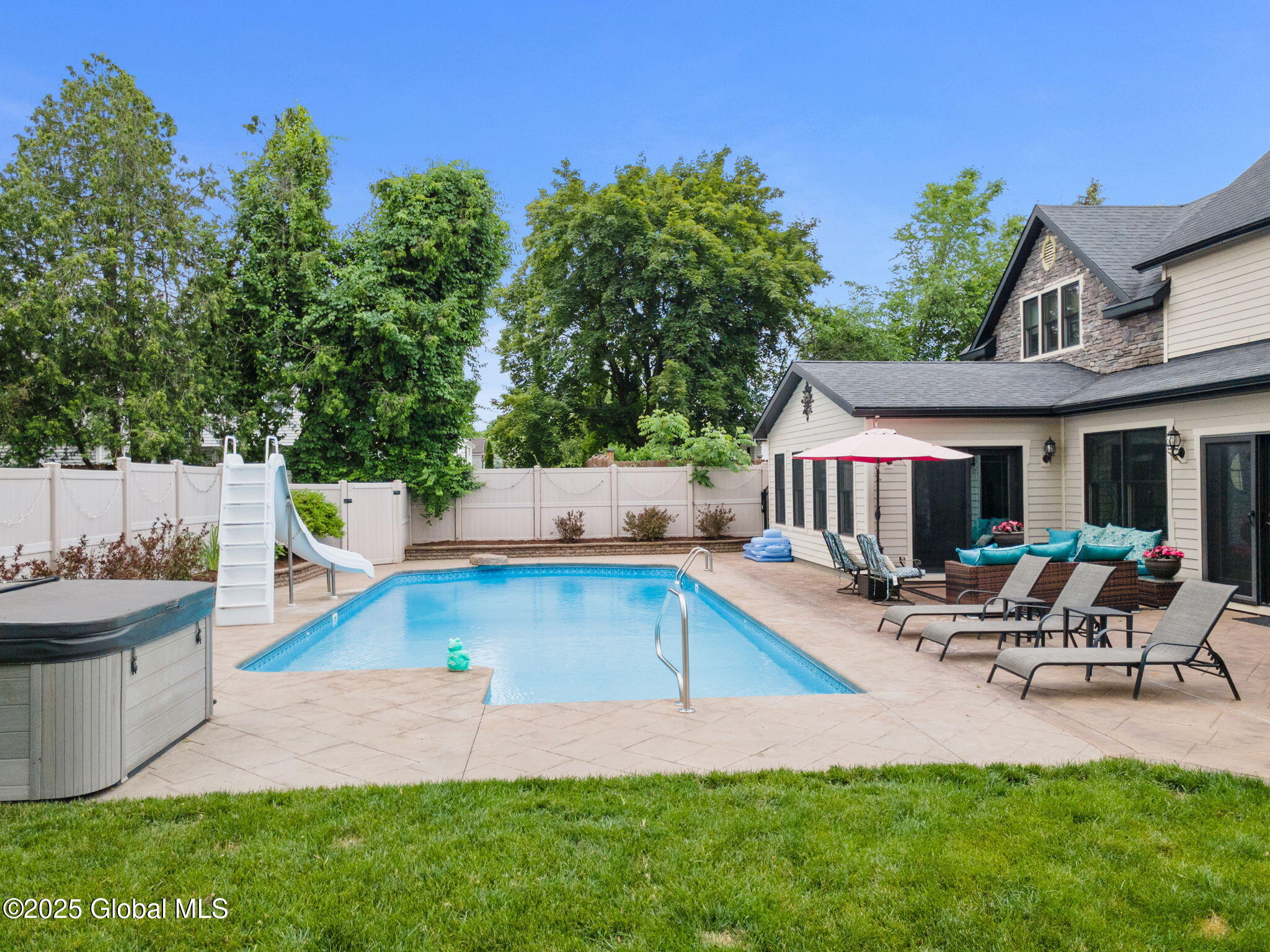 195 W Circular Street, Saratoga Springs