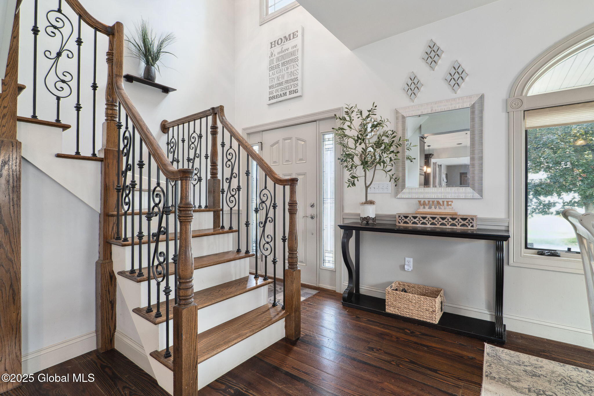 195 W Circular Street, Saratoga Springs