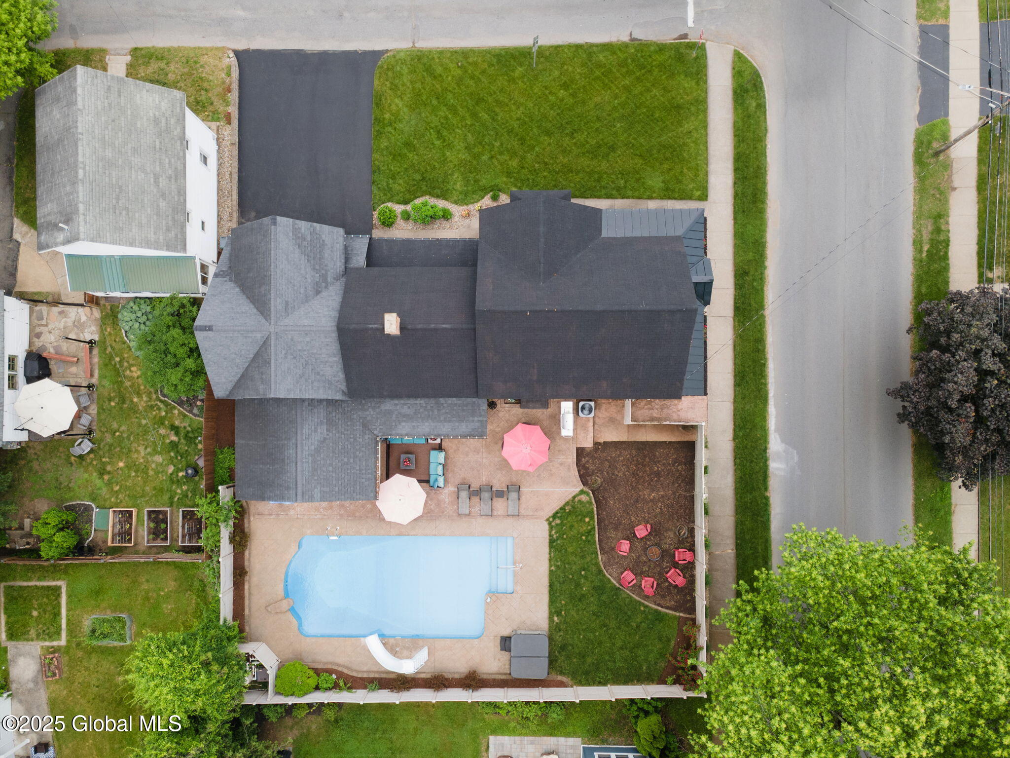 195 W Circular Street, Saratoga Springs