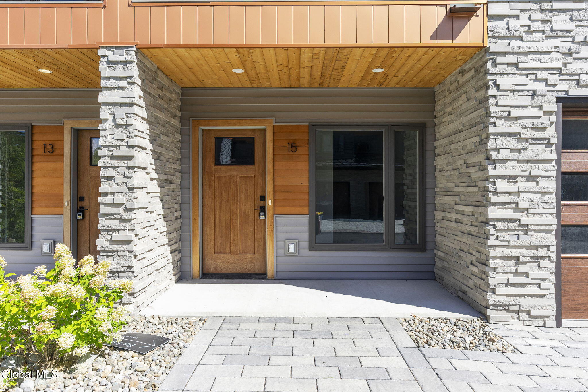 15 Footpath Way