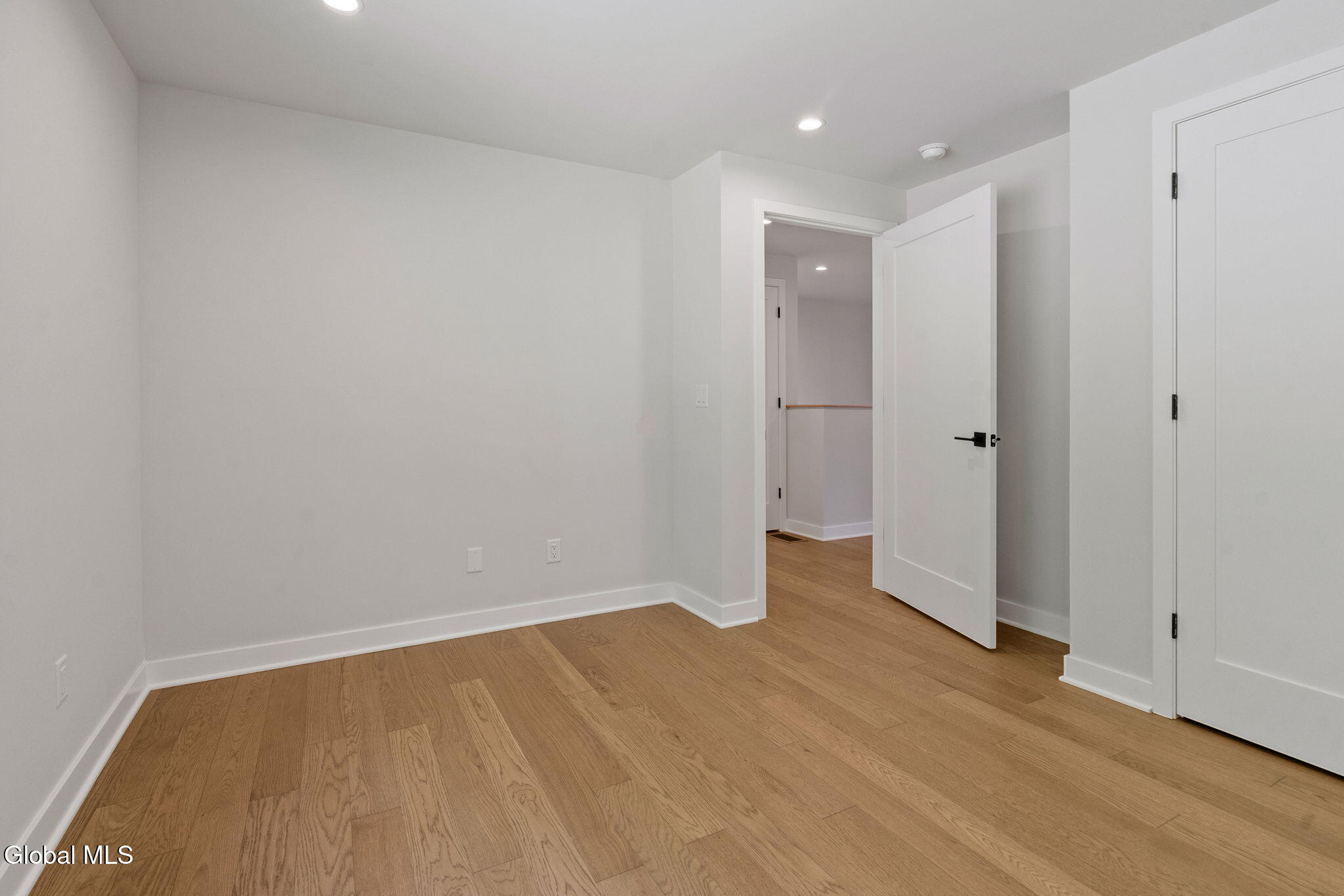 15 Footpath Way