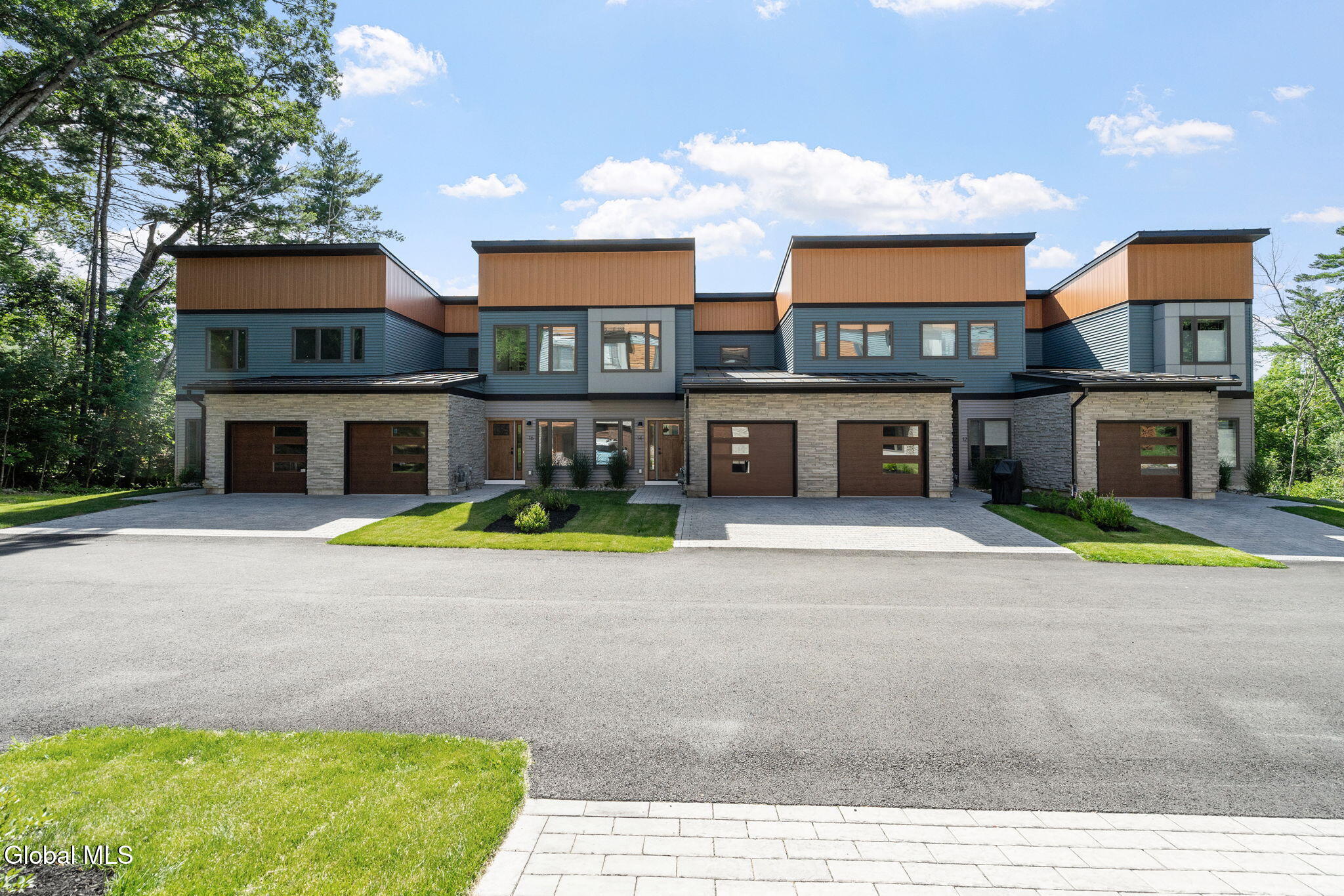 15 Footpath Way