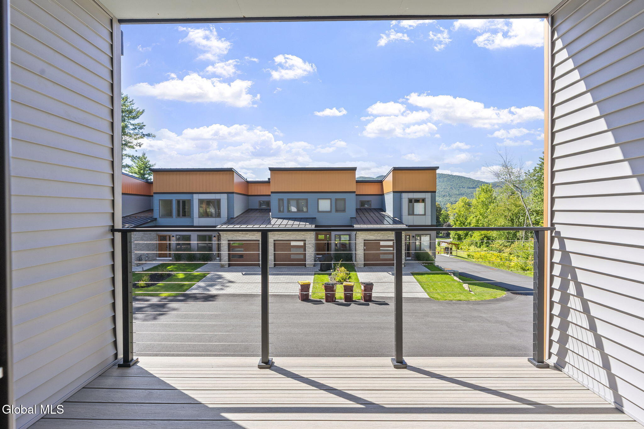 15 Footpath Way