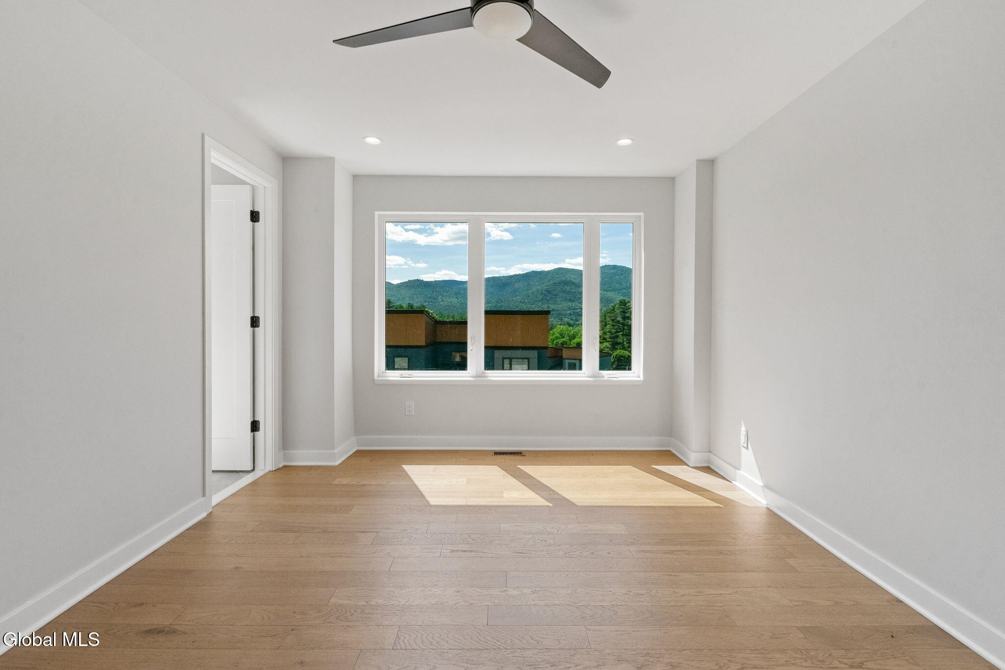 15 Footpath Way