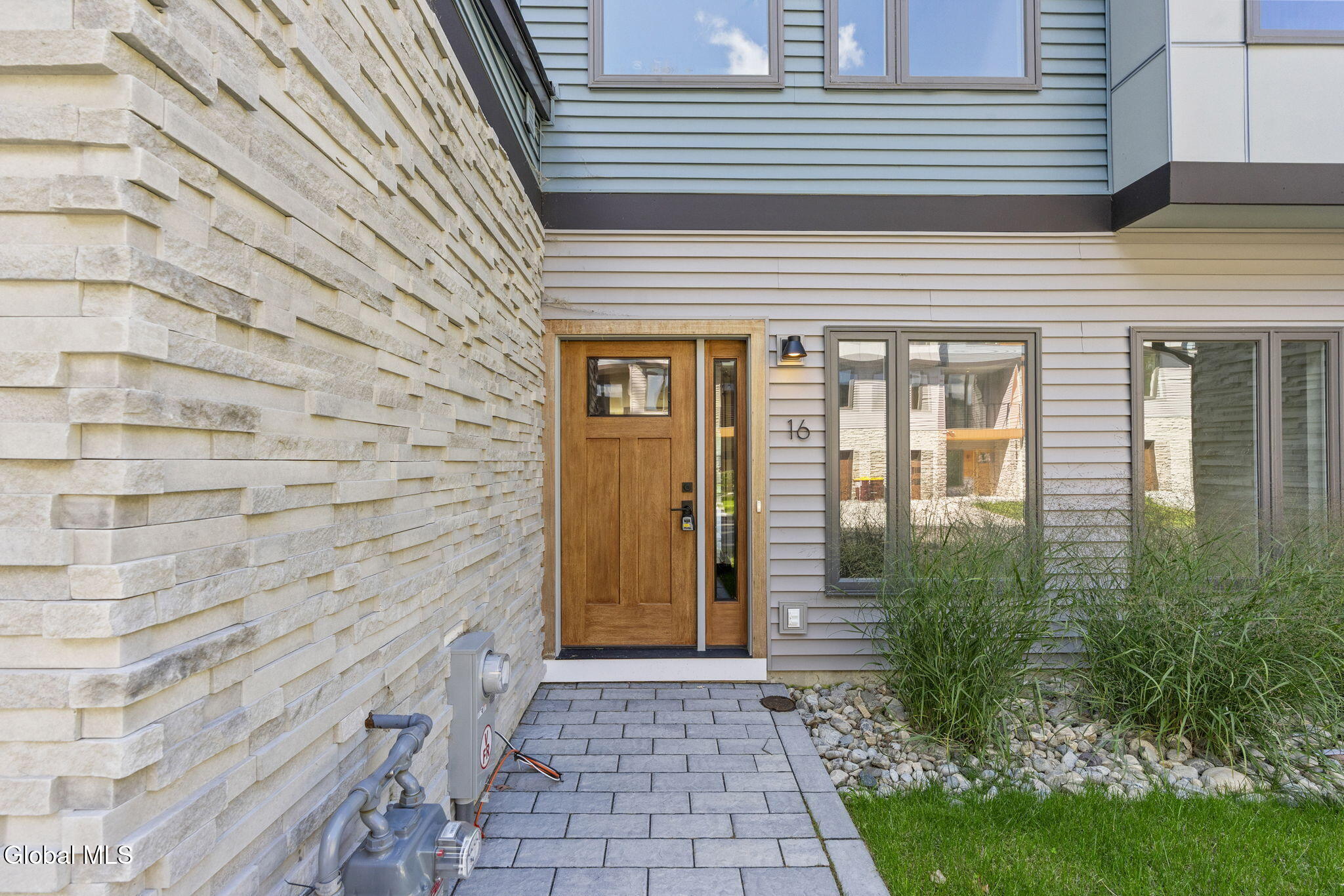 16 Footpath Way