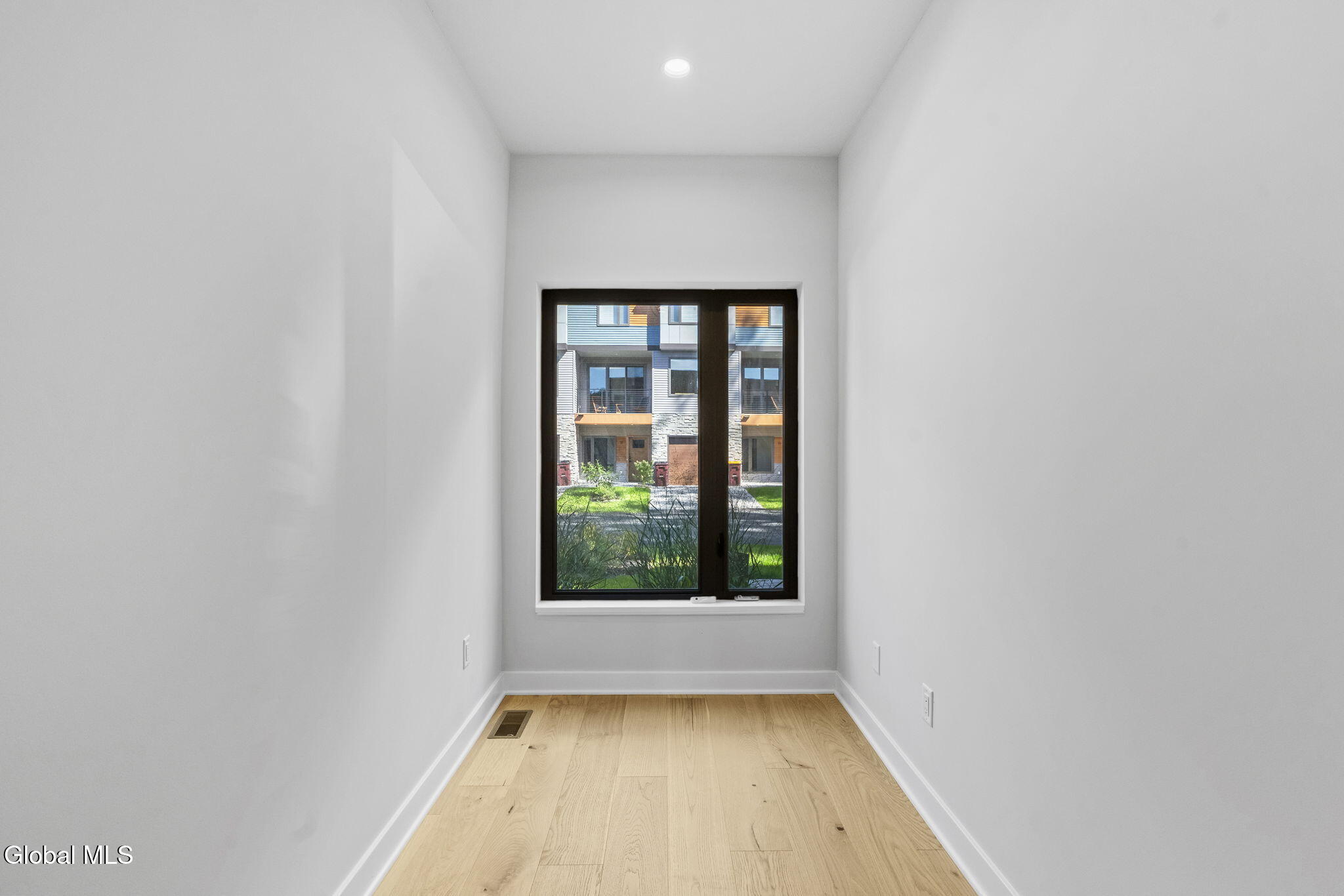 16 Footpath Way