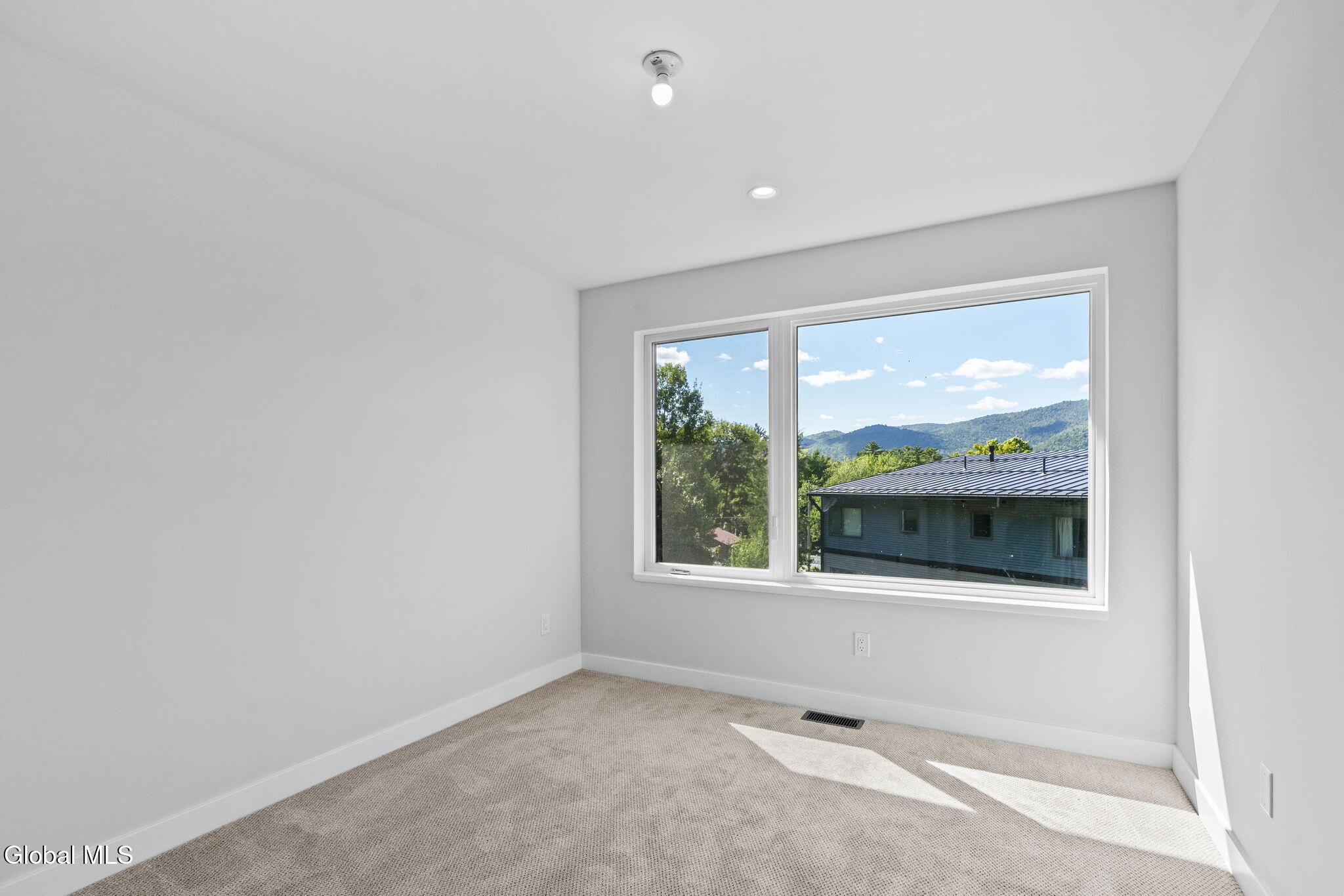 16 Footpath Way
