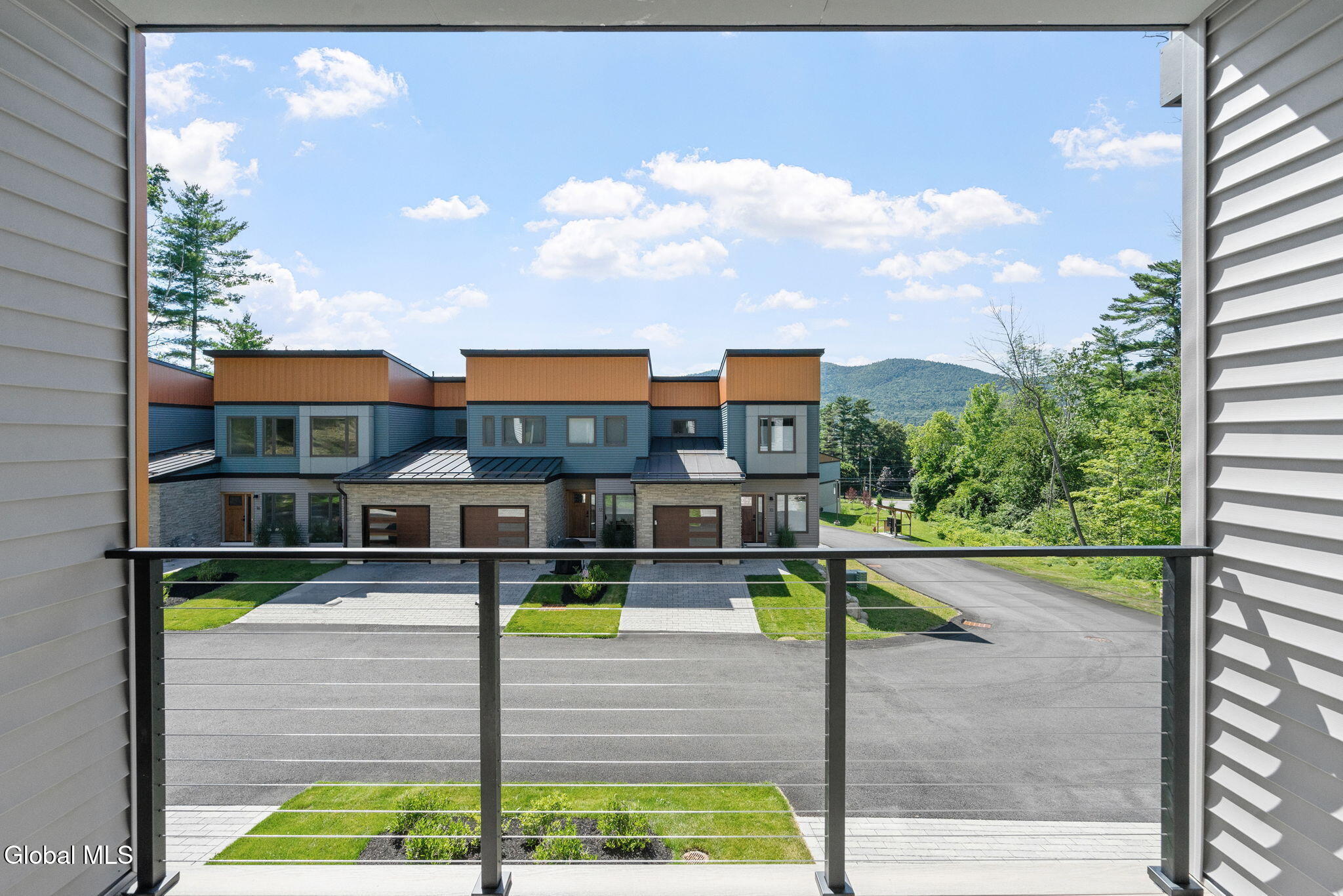 18 Footpath Way
