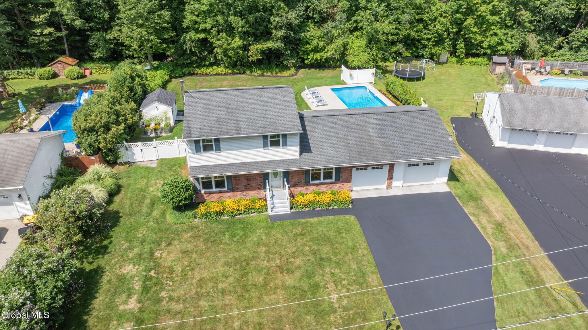 14 Linden Court