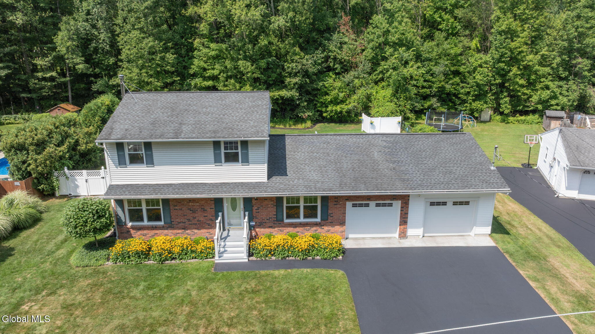 14 Linden Court