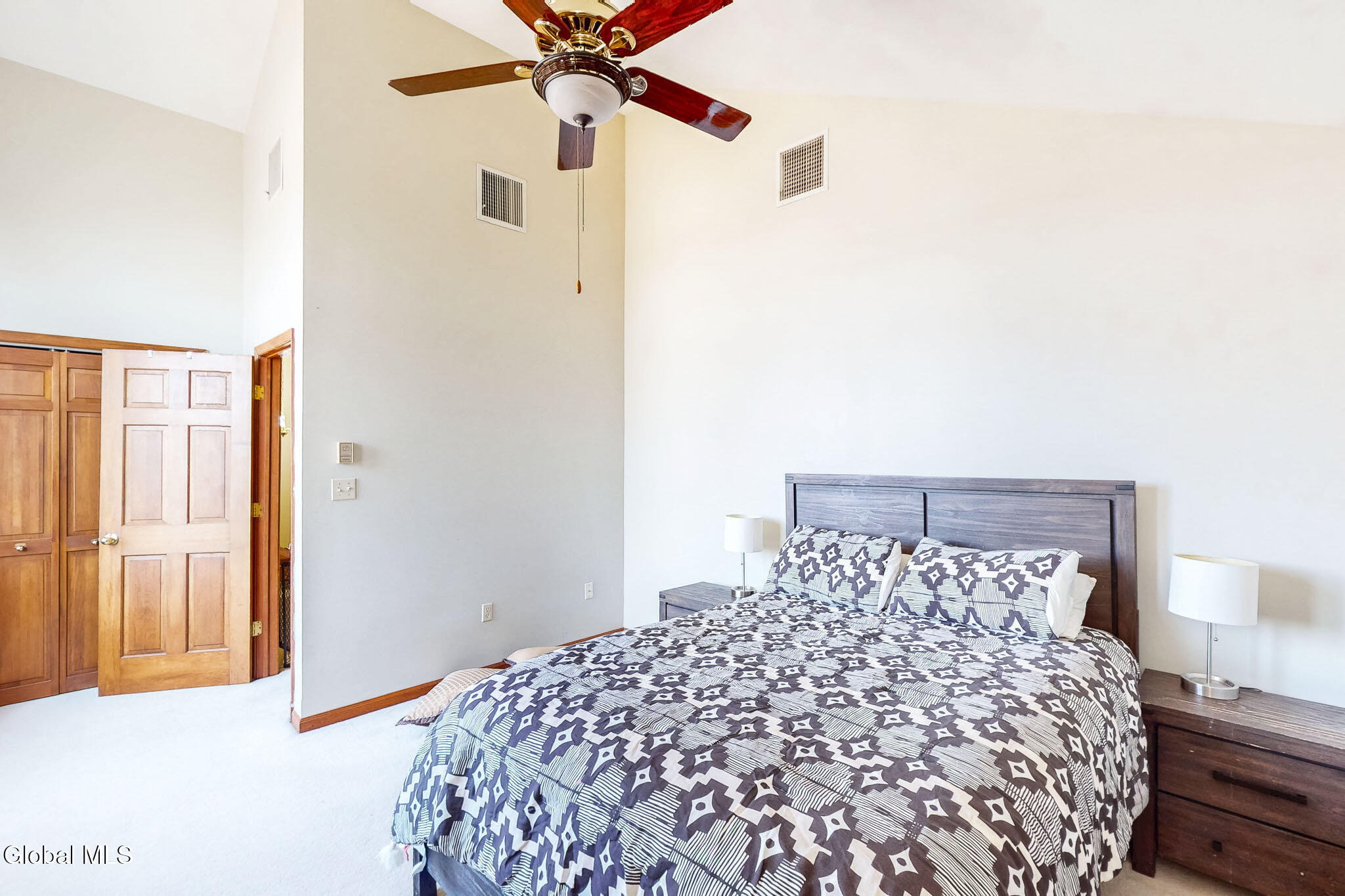 1141 Vinewood Avenue