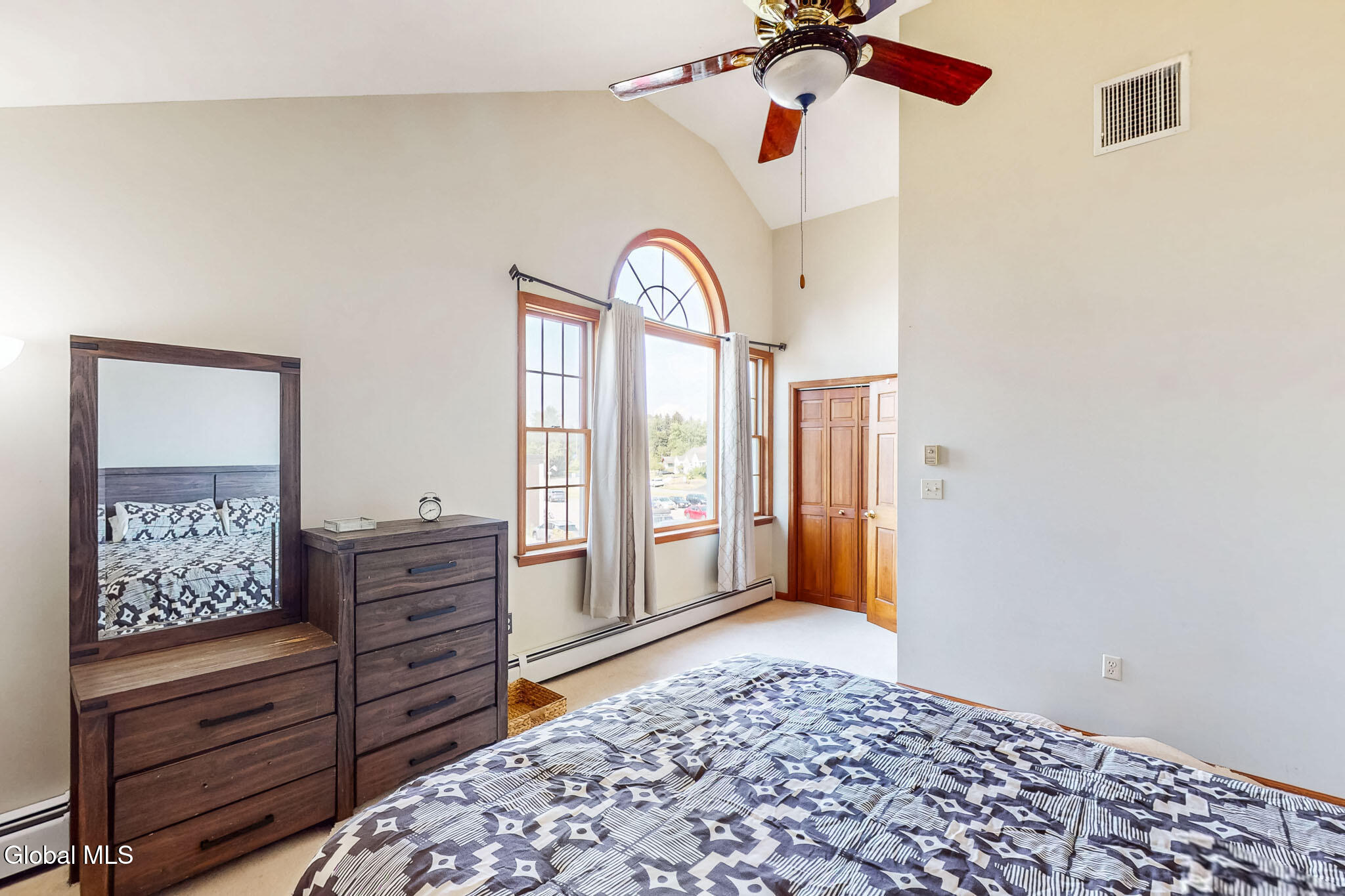 1141 Vinewood Avenue