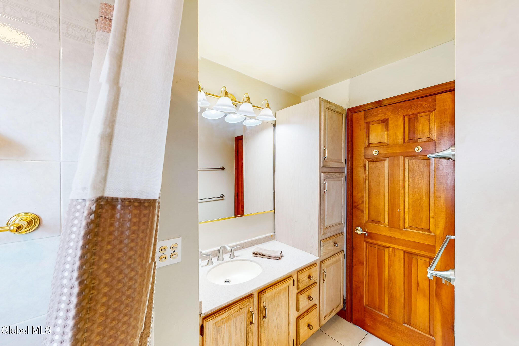 1141 Vinewood Avenue