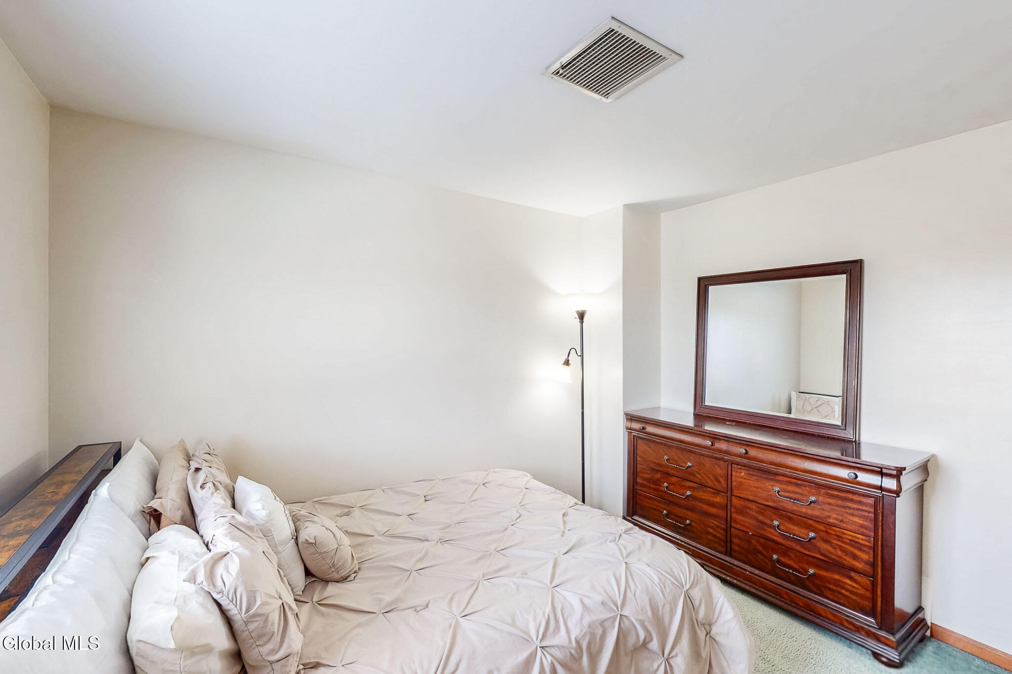 1141 Vinewood Avenue