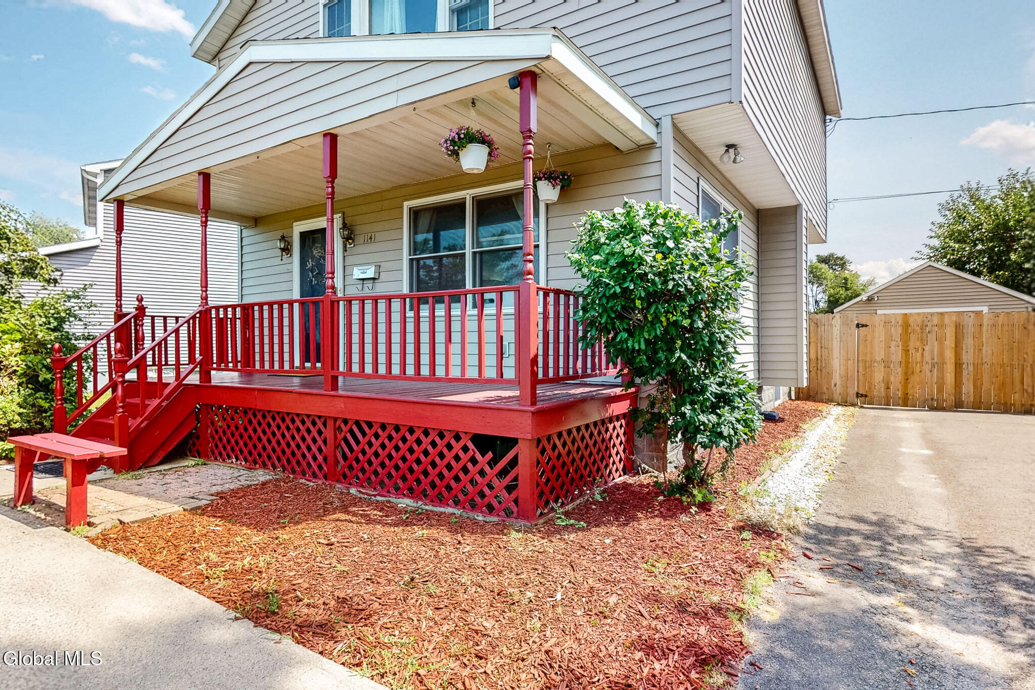 1141 Vinewood Avenue