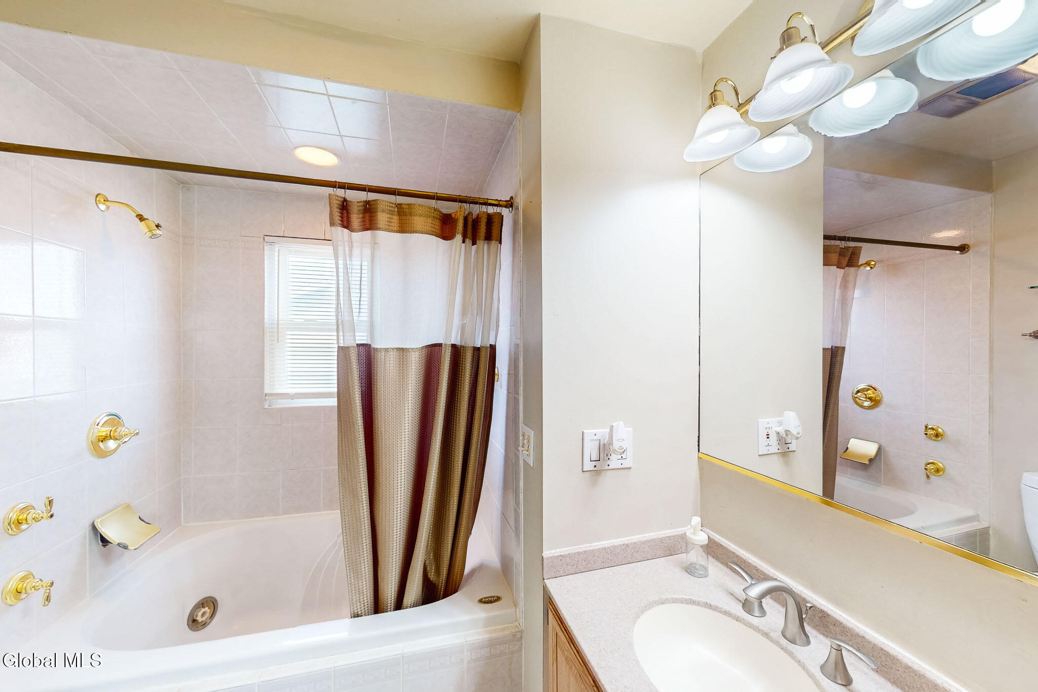 1141 Vinewood Avenue