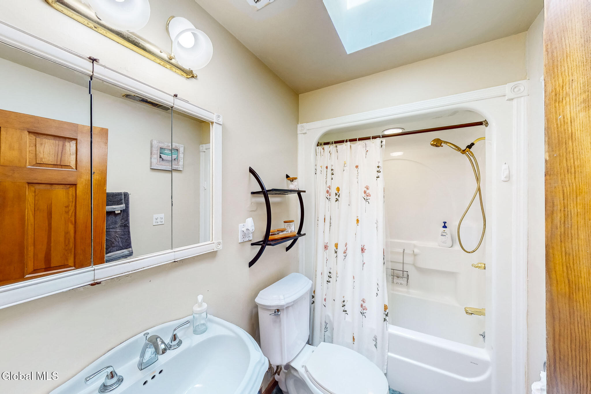 1141 Vinewood Avenue