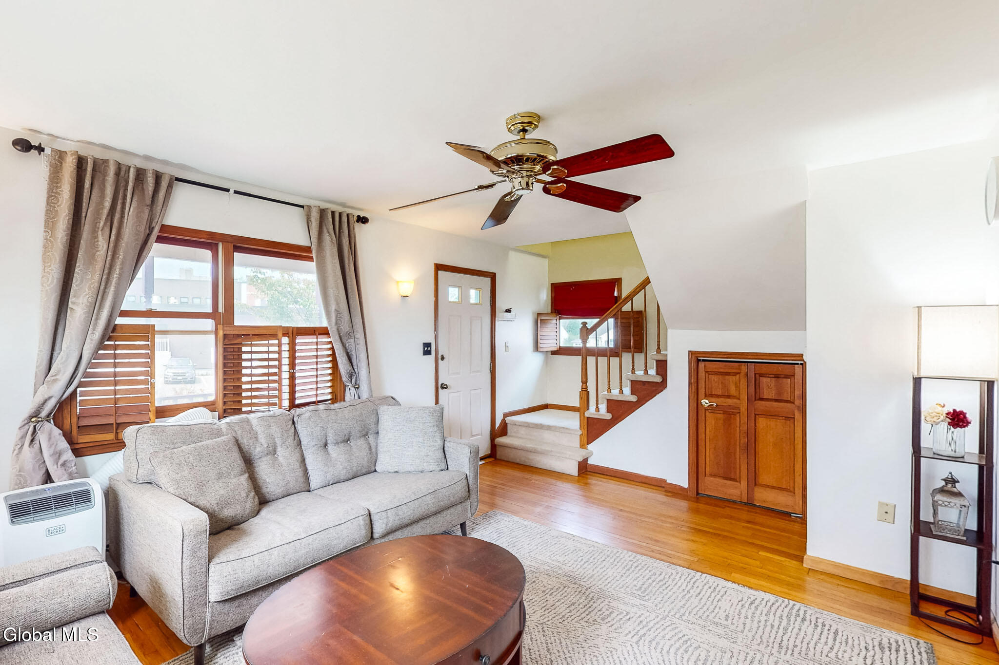 1141 Vinewood Avenue