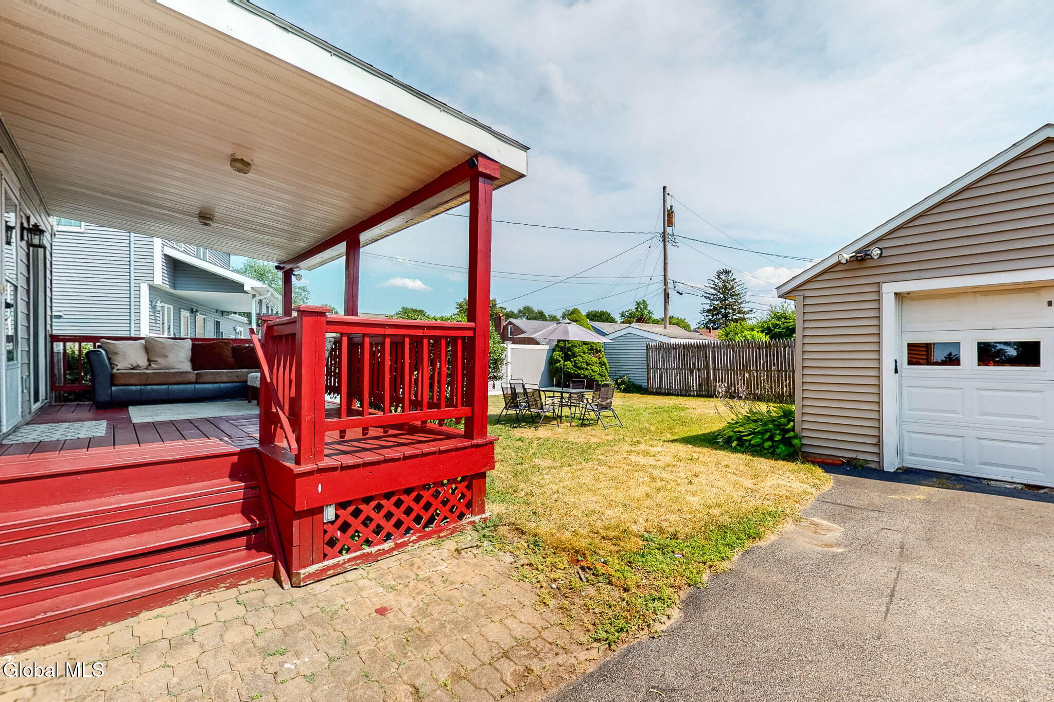 1141 Vinewood Avenue