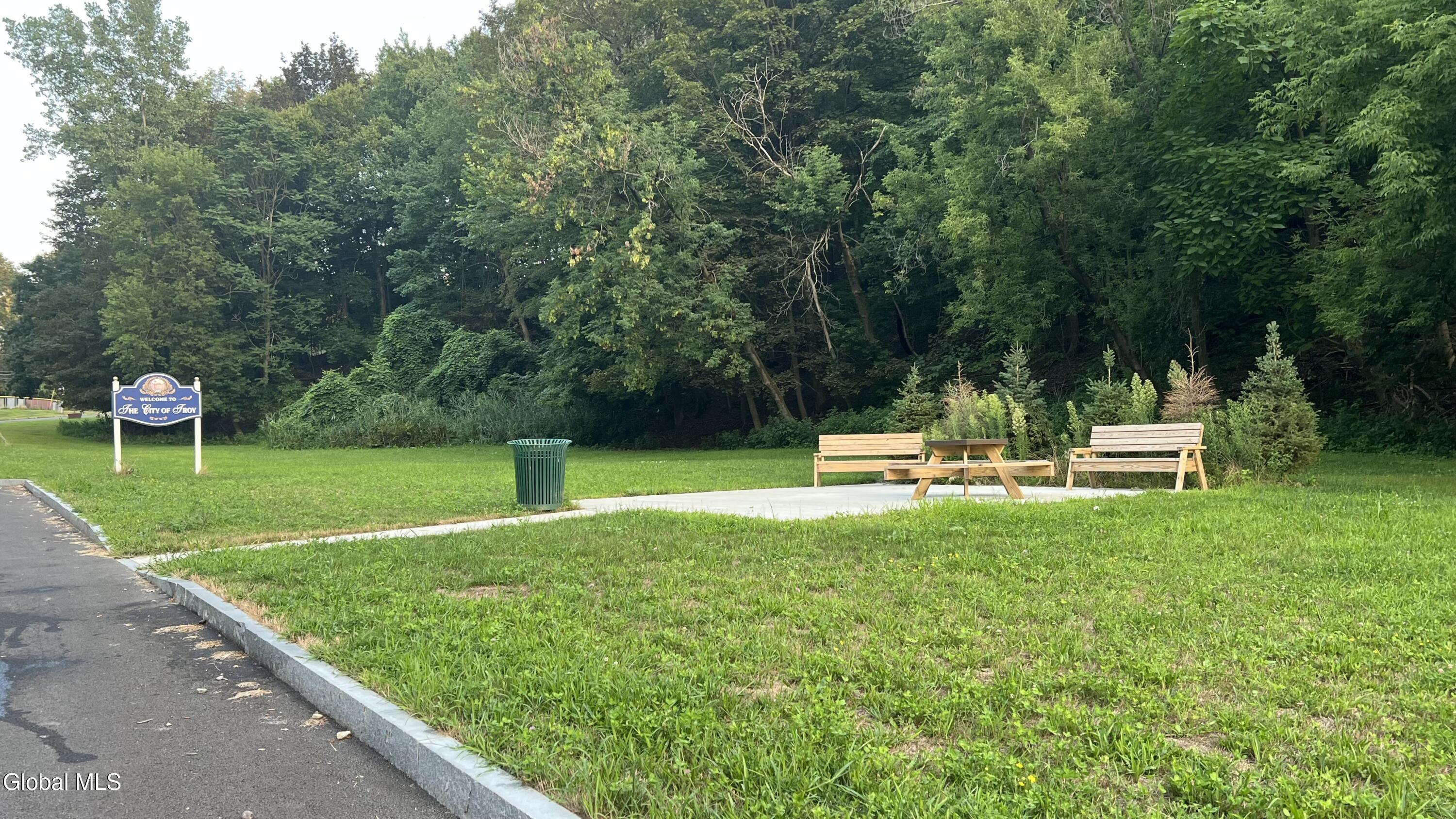 84 Spring Avenue, Troy