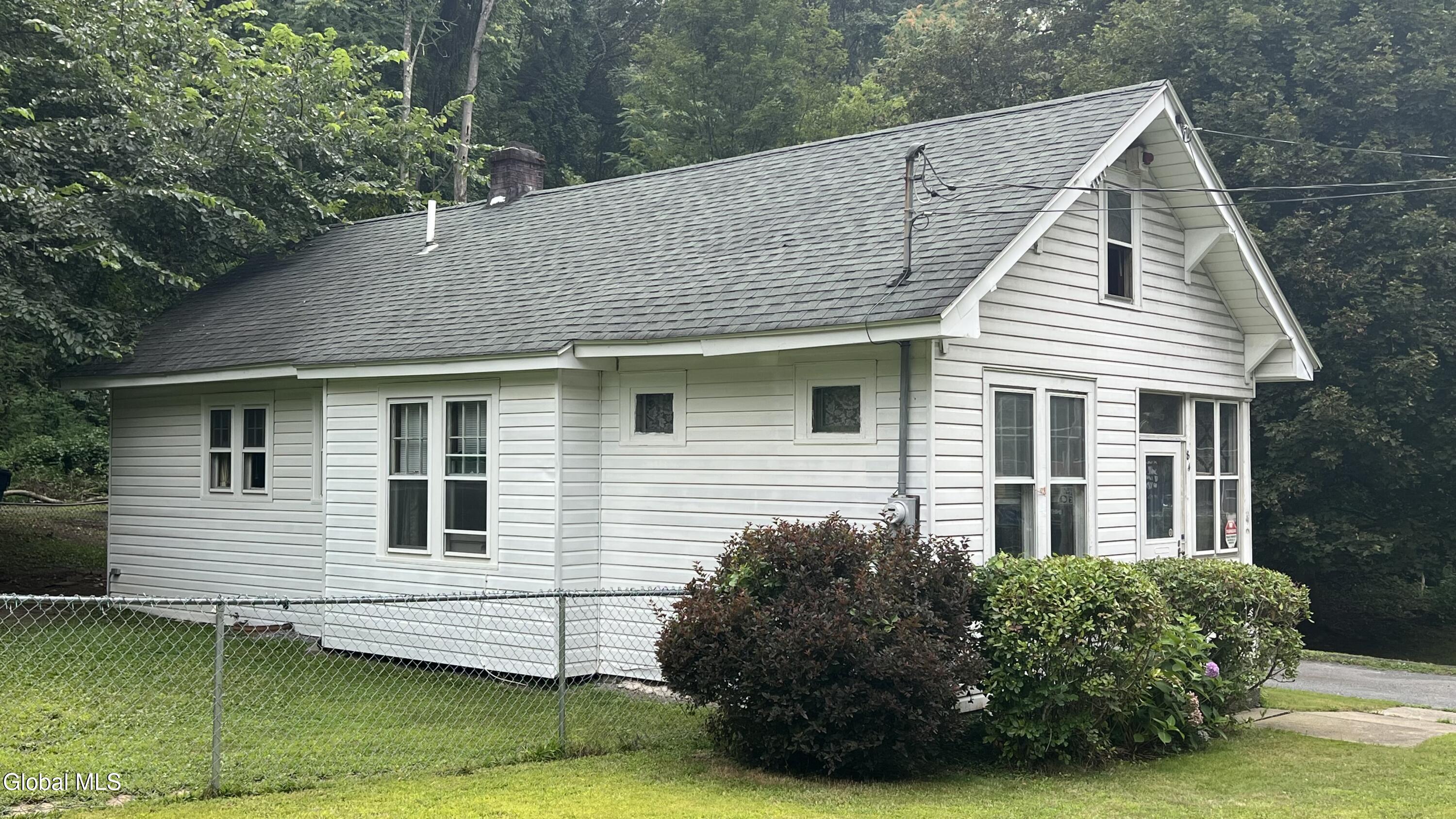 84 Spring Avenue, Troy