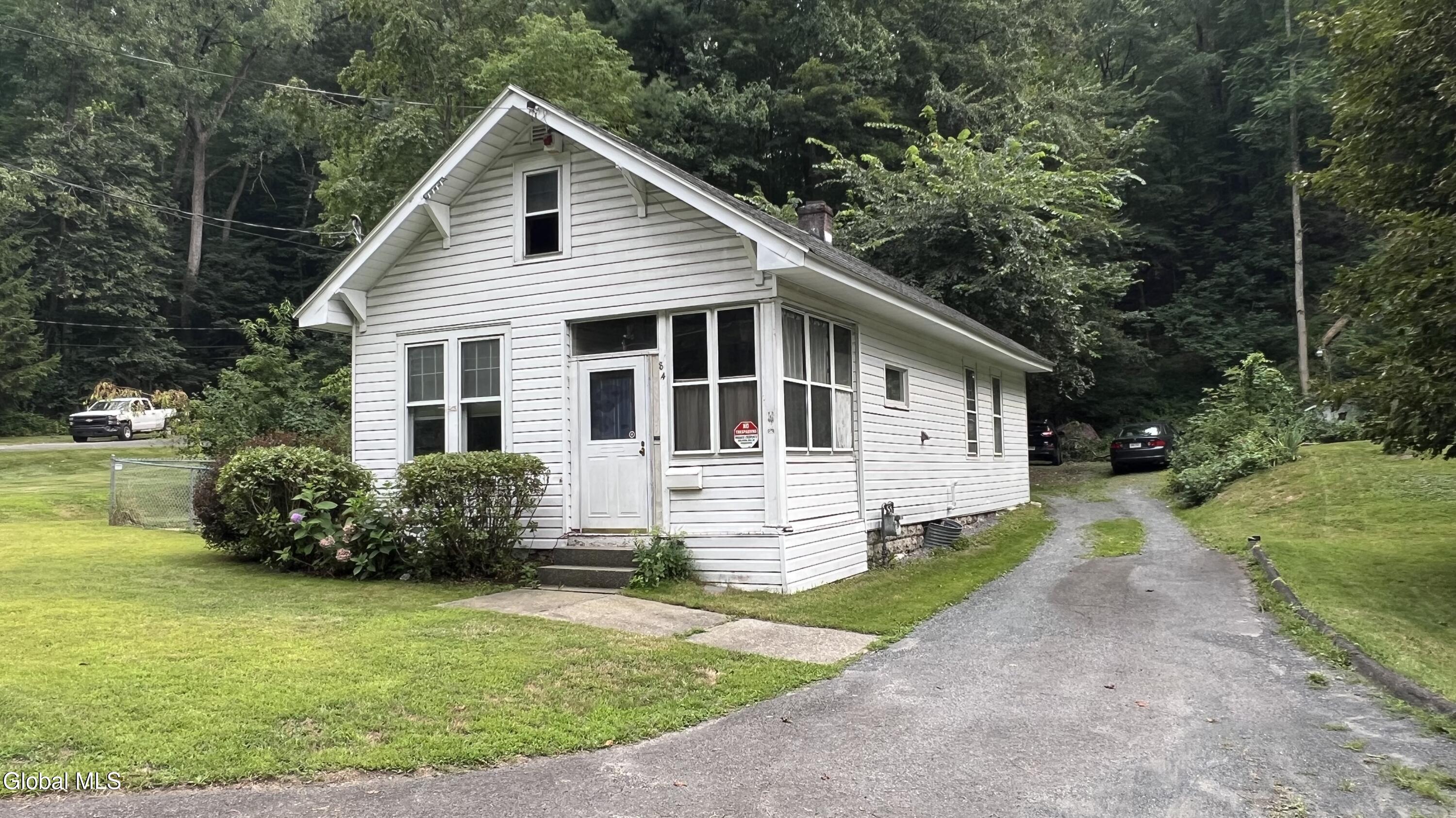 84 Spring Avenue, Troy