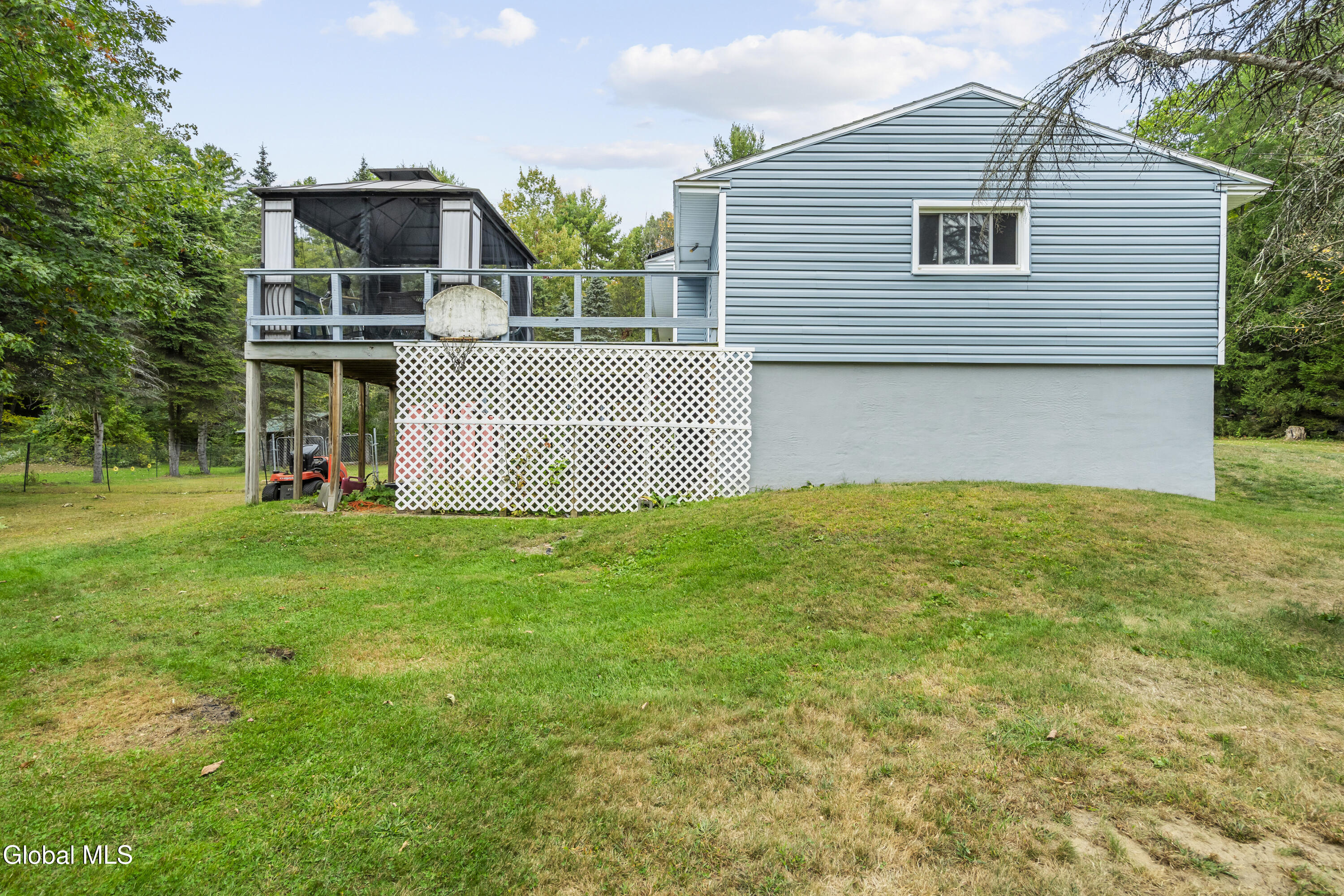 5671 Parkis Mills Road