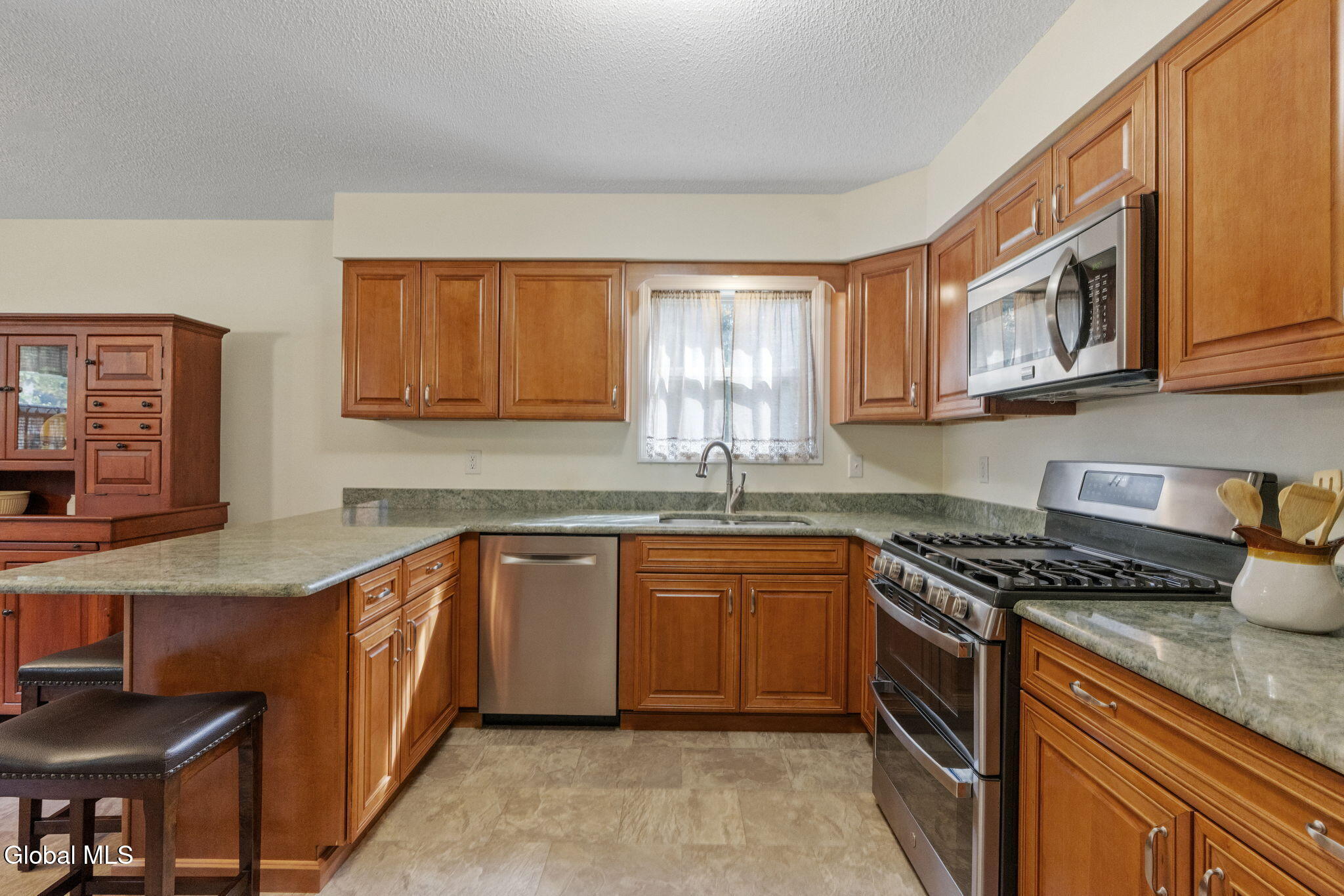 15 Pinehollow Drive, Ballston Spa