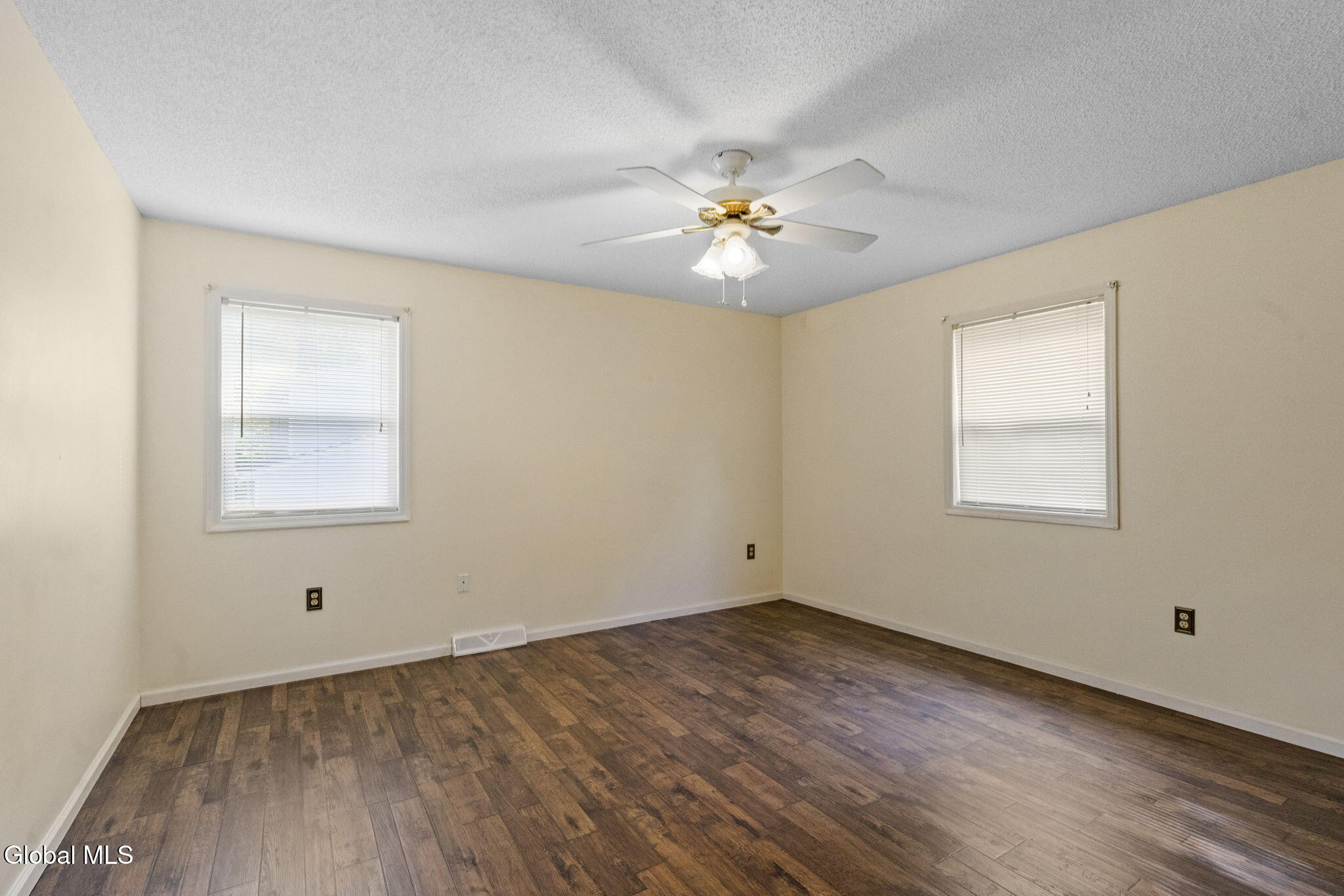 15 Pinehollow Drive, Ballston Spa