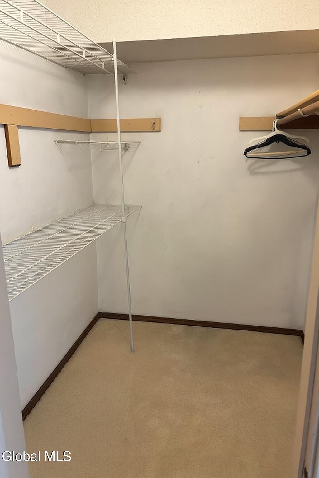 102 Meadowbrook Drive