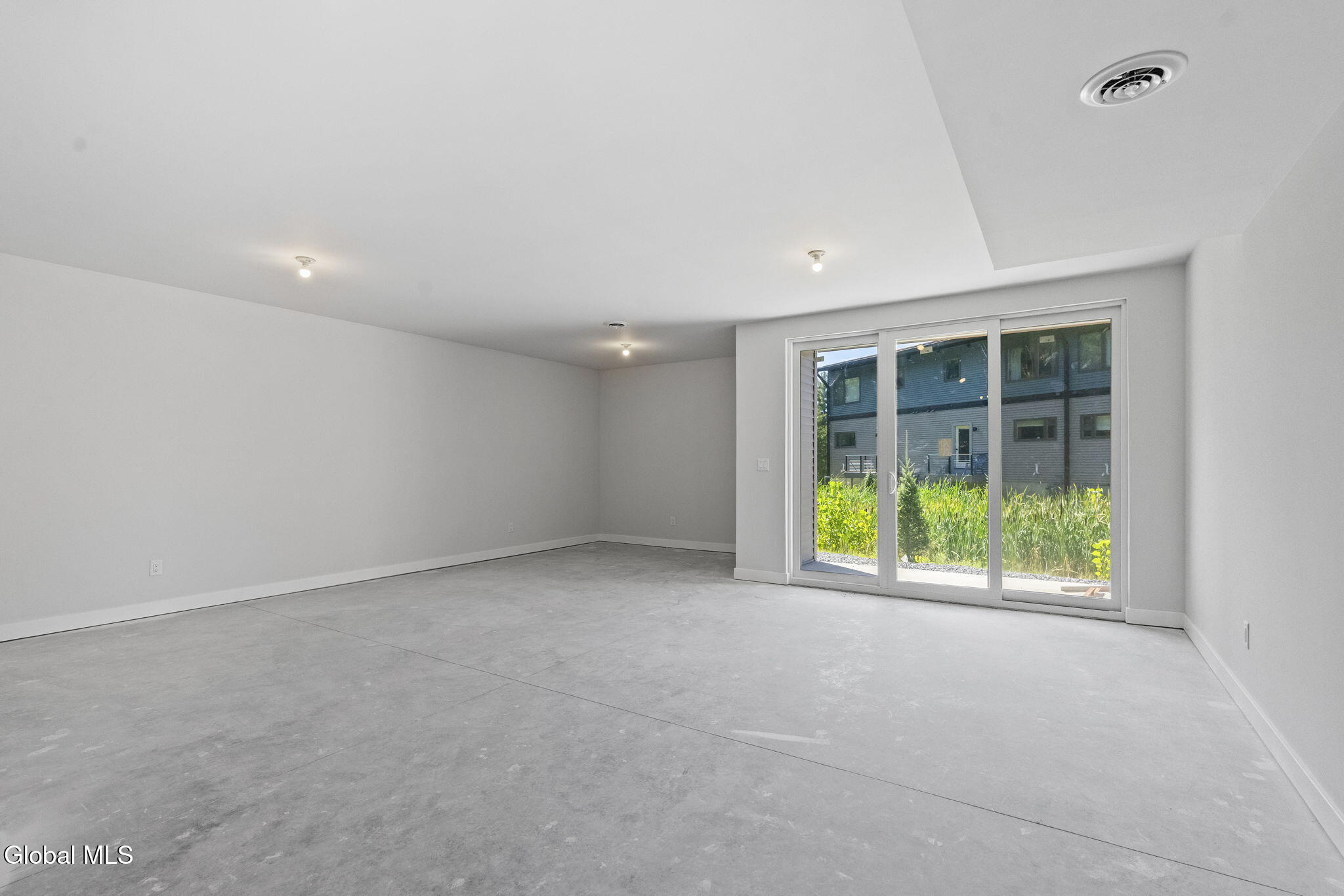 16 Footpath Way