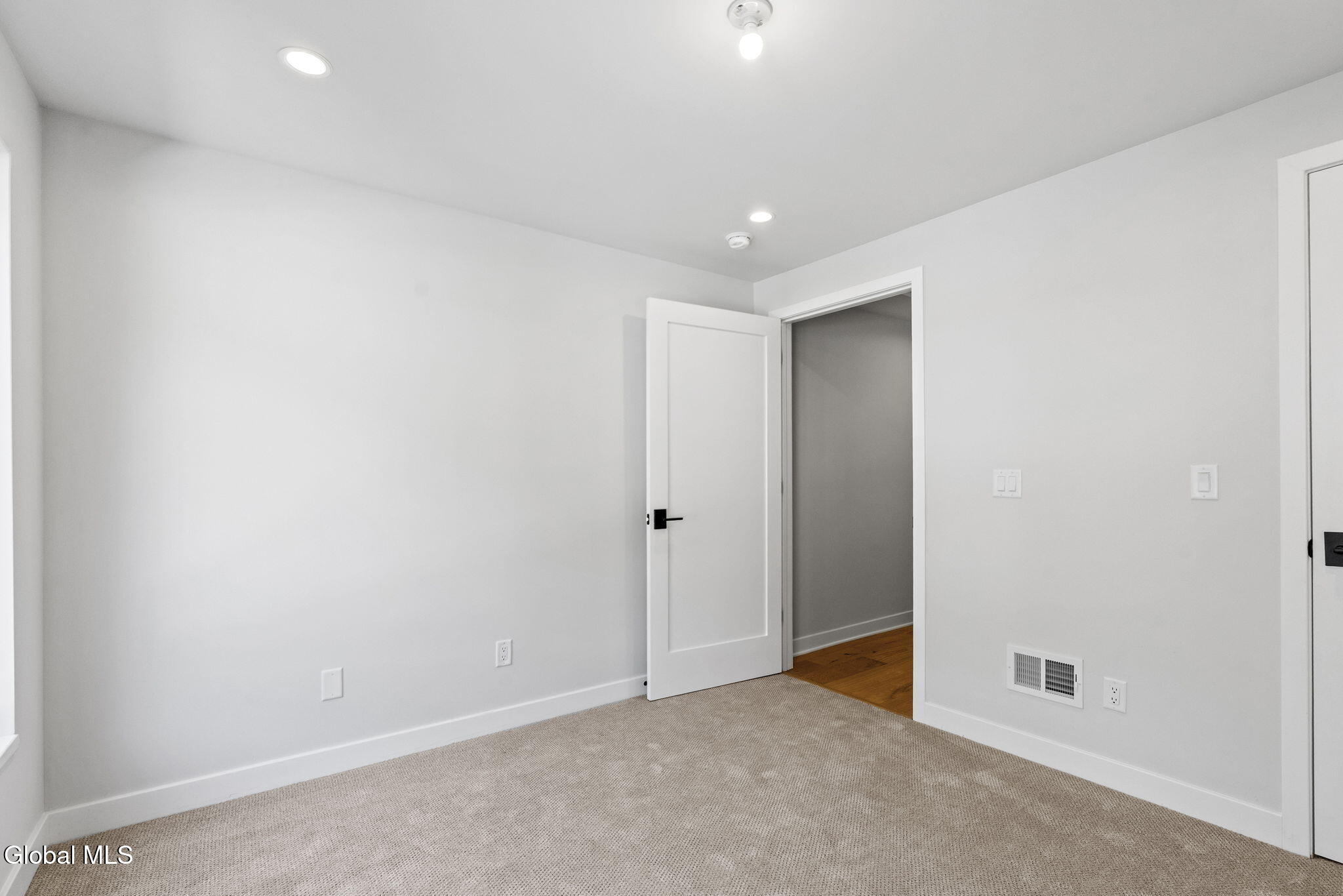 16 Footpath Way