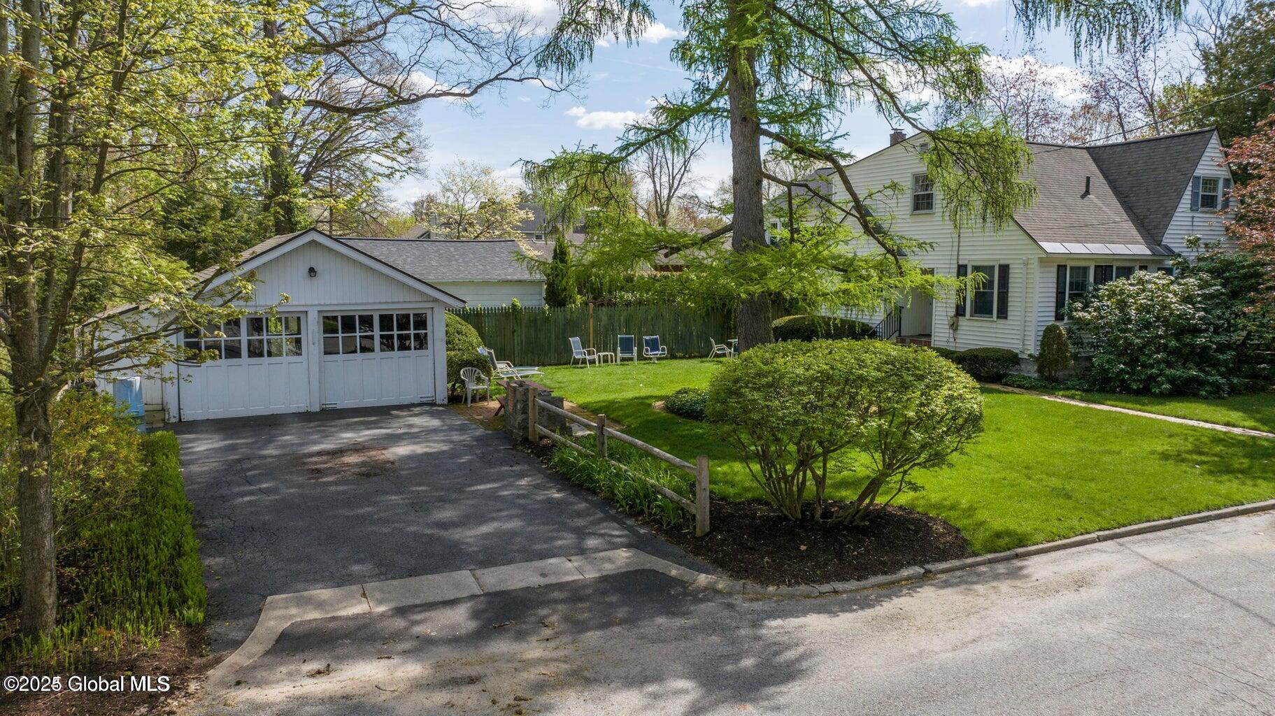 34 Pinewood Avenue