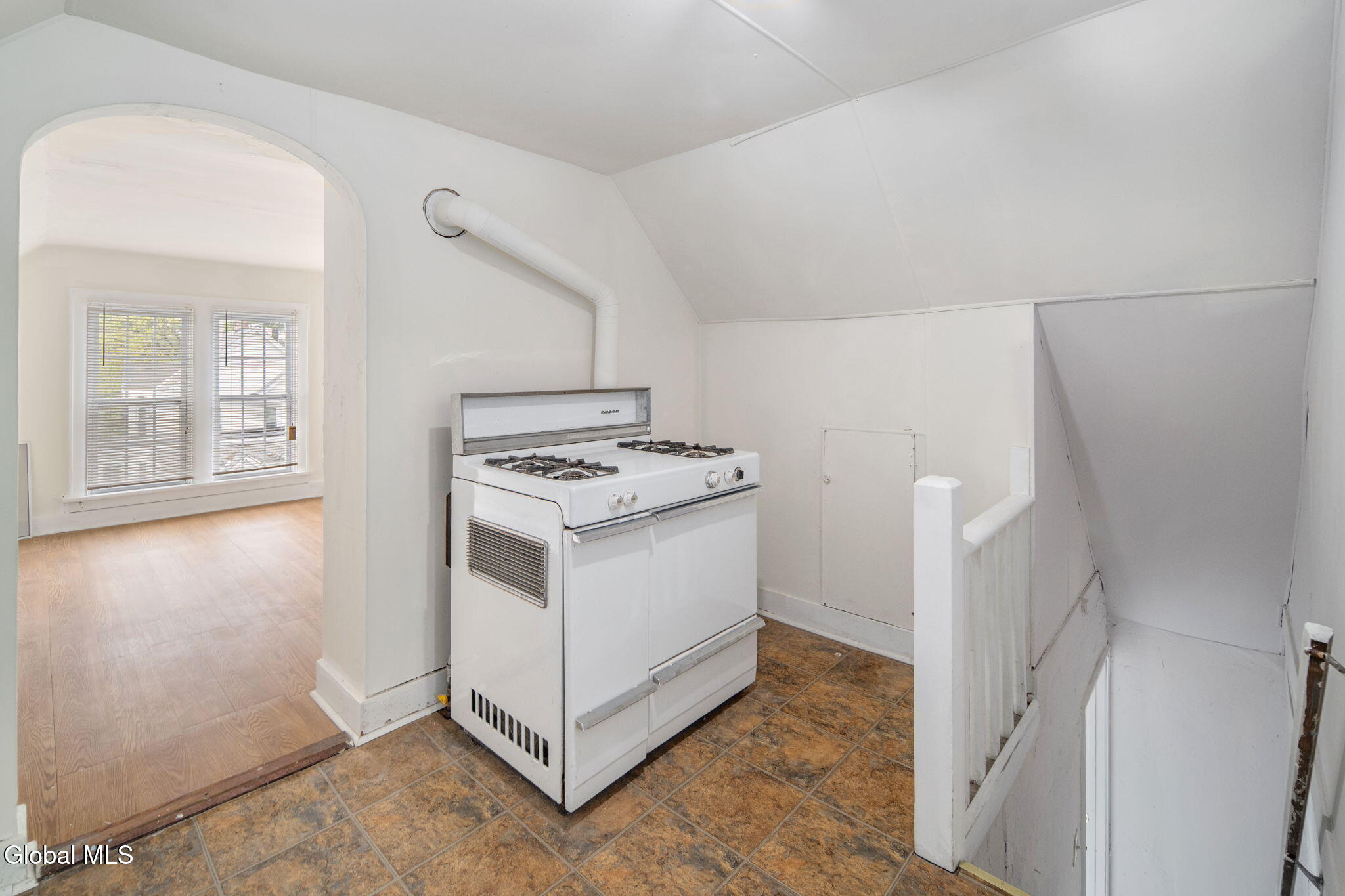 170 Kingsboro Avenue