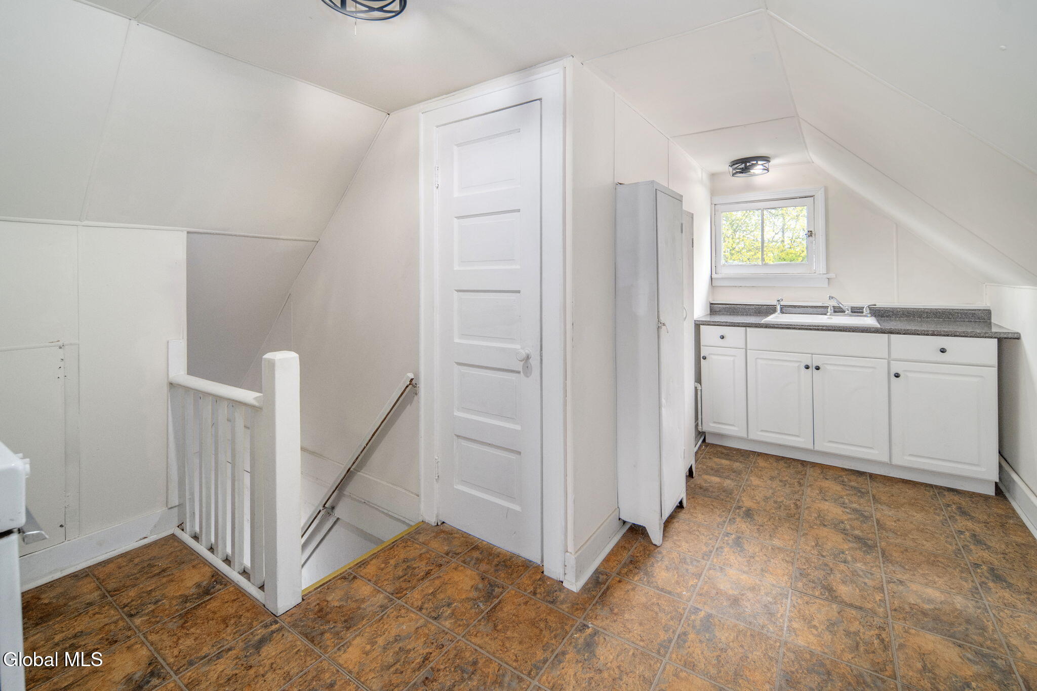 170 Kingsboro Avenue