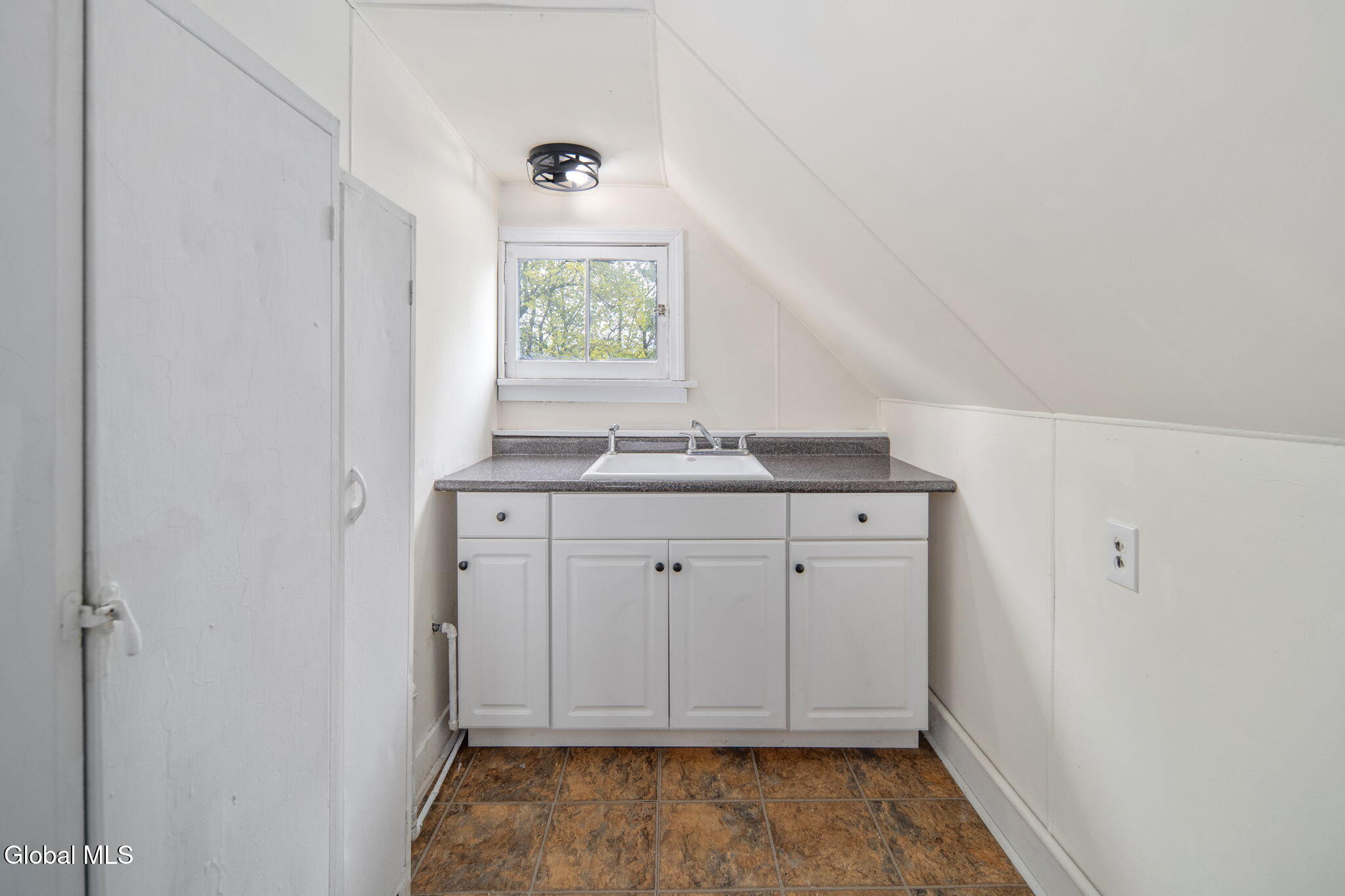 170 Kingsboro Avenue